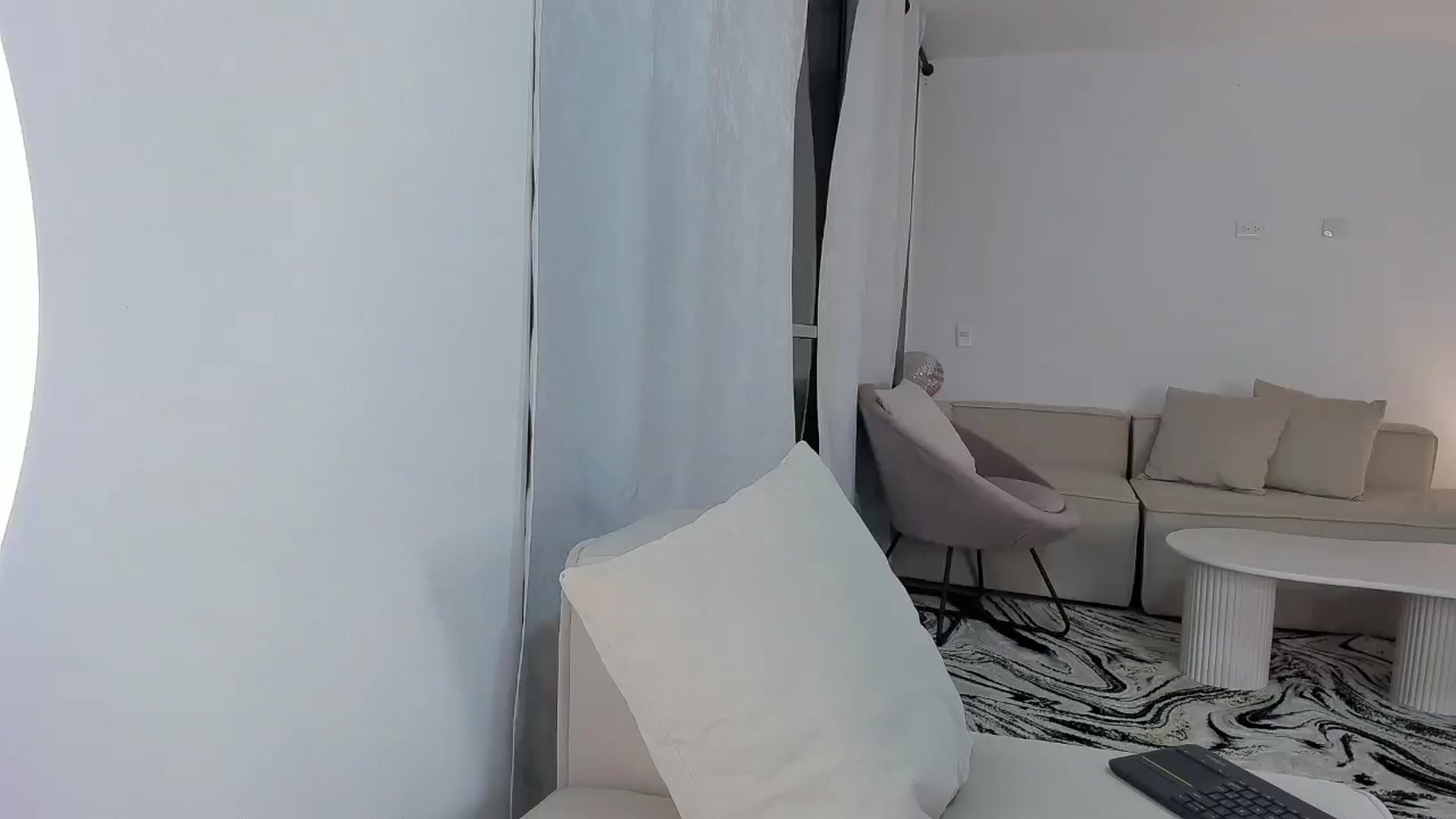 Gallery image thumbnail from Julie_Angel's myfreecams stream on, 04/15/2025, 01:54 image 16 of 20