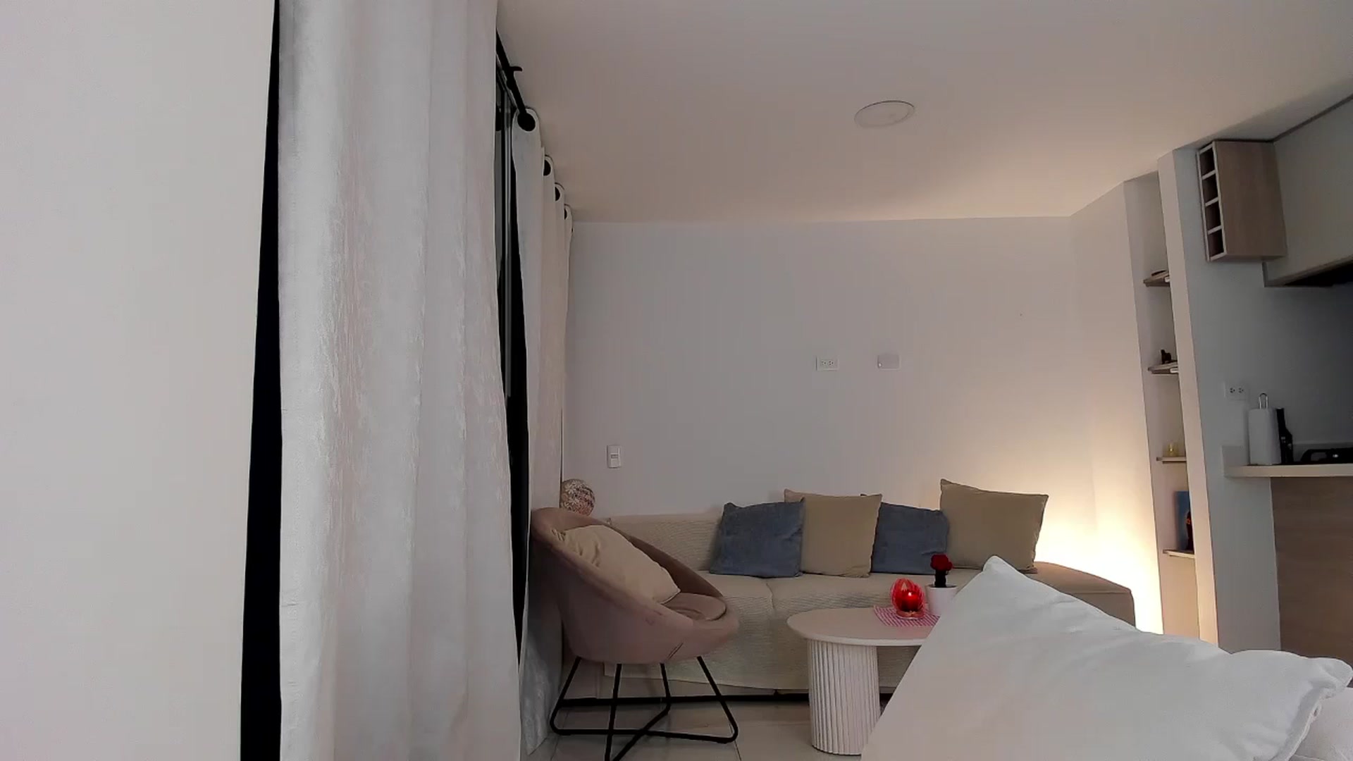 Gallery image thumbnail from Julie_Angel's myfreecams stream on, 03/29/2026, 04:14 image 16 of 20