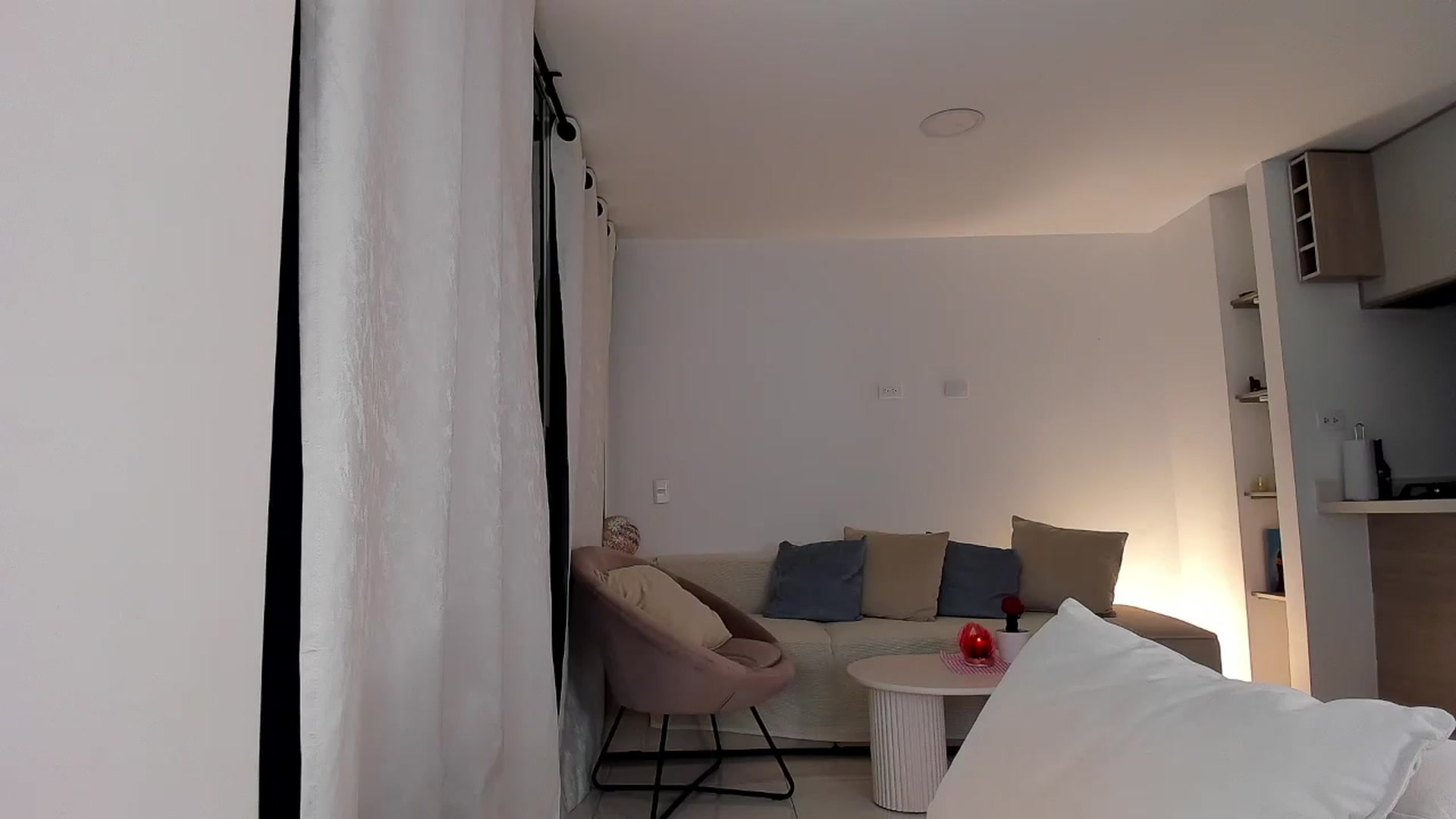 Gallery image thumbnail from Julie_Angel's myfreecams stream on, 03/29/2026, 04:14 image 17 of 20