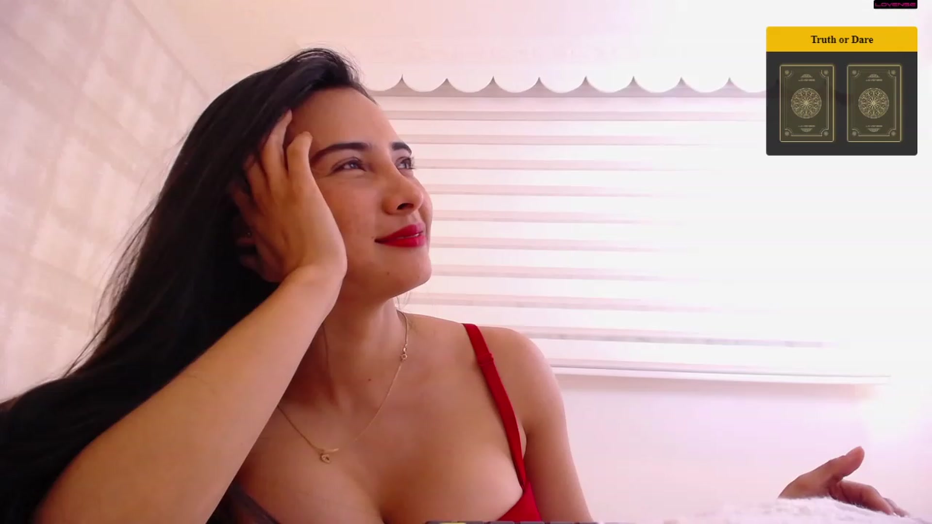Gallery image thumbnail from Julie__Moon's myfreecams stream on, 11/26/2022, 24:04 image 6 of 20