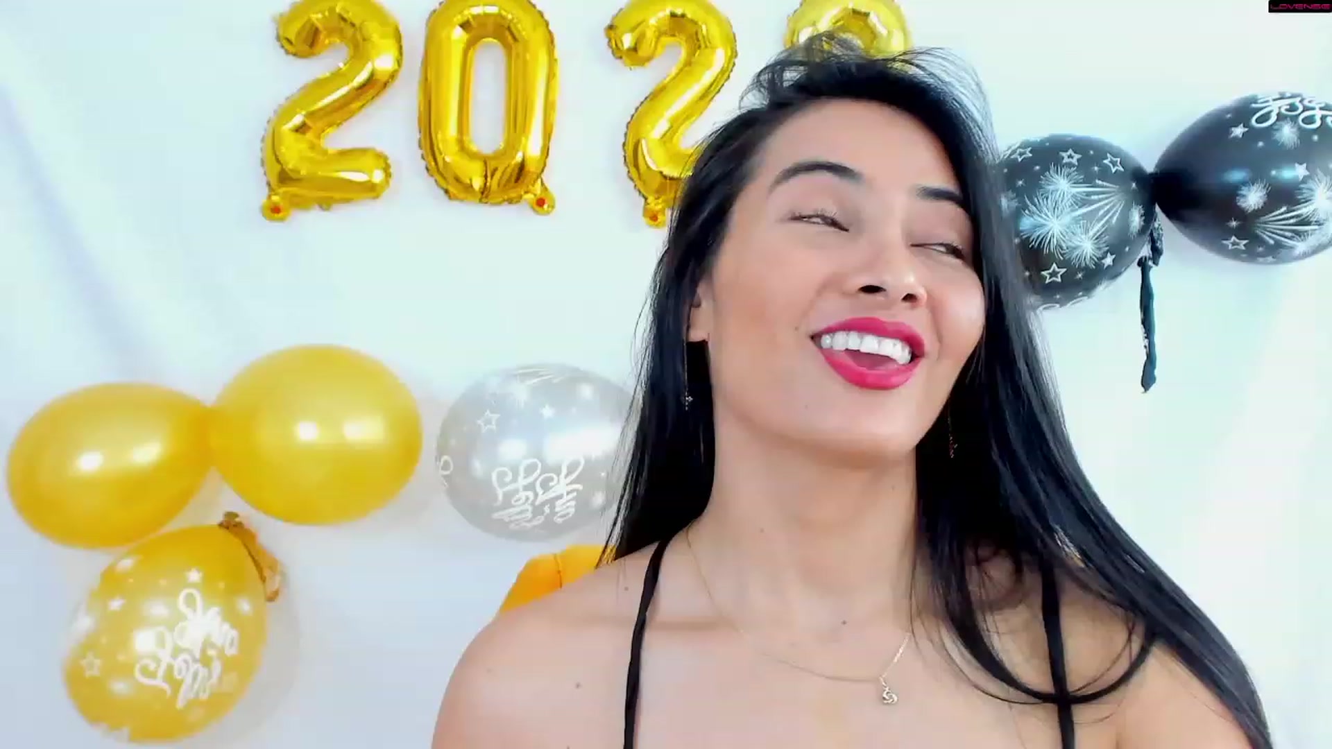 Gallery image thumbnail from Julie__Moon's myfreecams stream on, 12/31/2022, 17:34 image 15 of 20