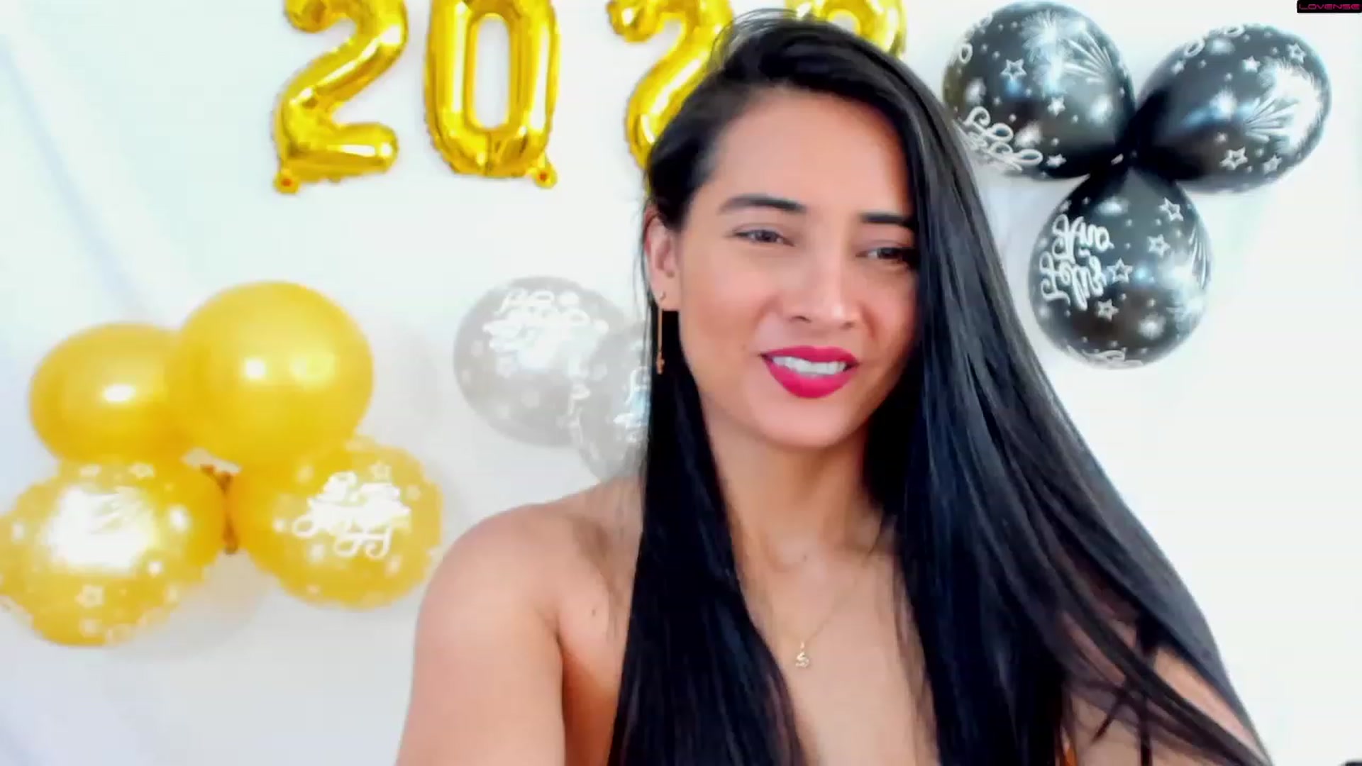 Gallery image thumbnail from Julie__Moon's myfreecams stream on, 12/31/2022, 17:34 image 3 of 20
