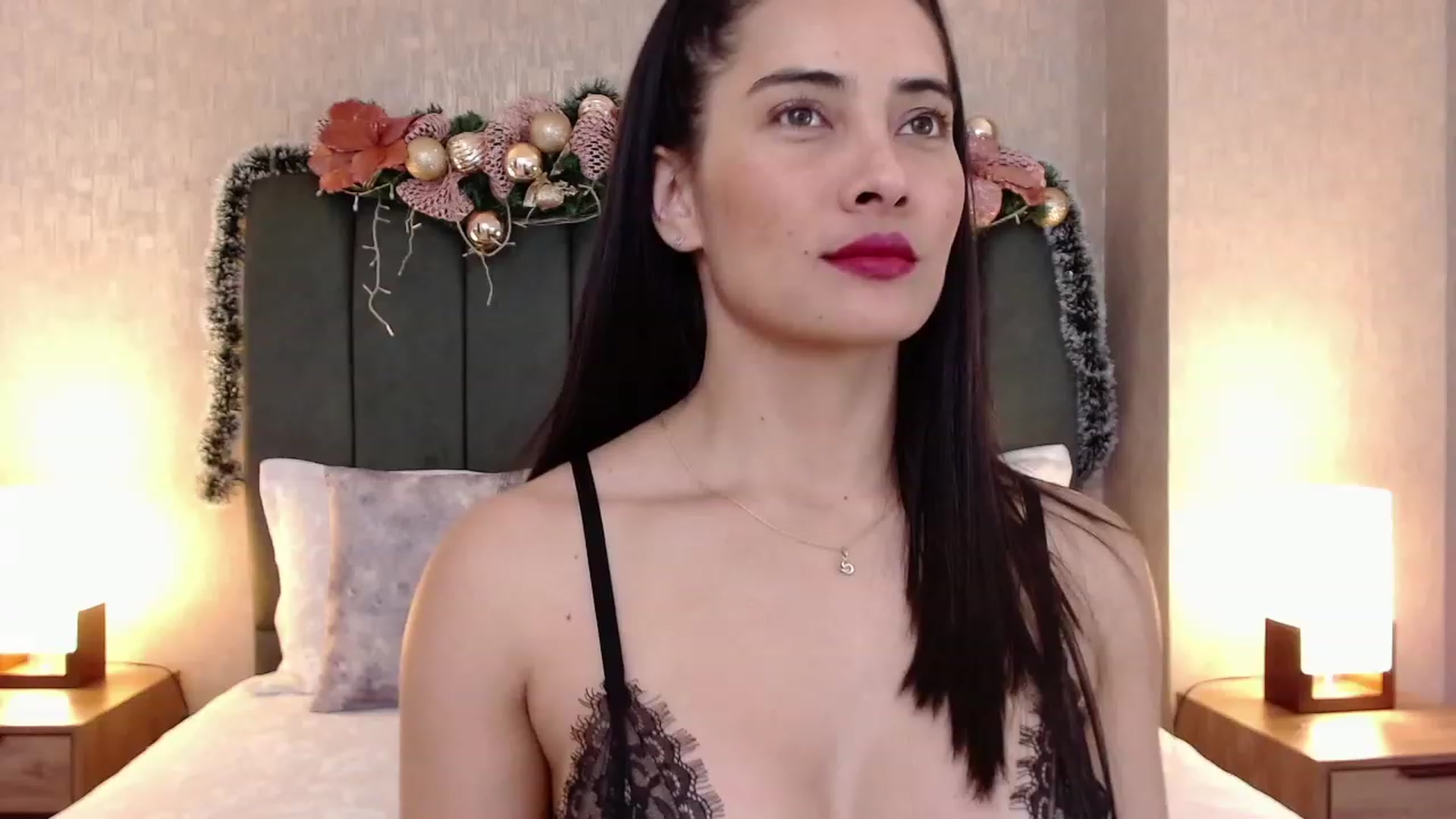 Gallery image thumbnail from Julie__Moon's myfreecams stream on, 01/10/2023, 22:40 image 2 of 20