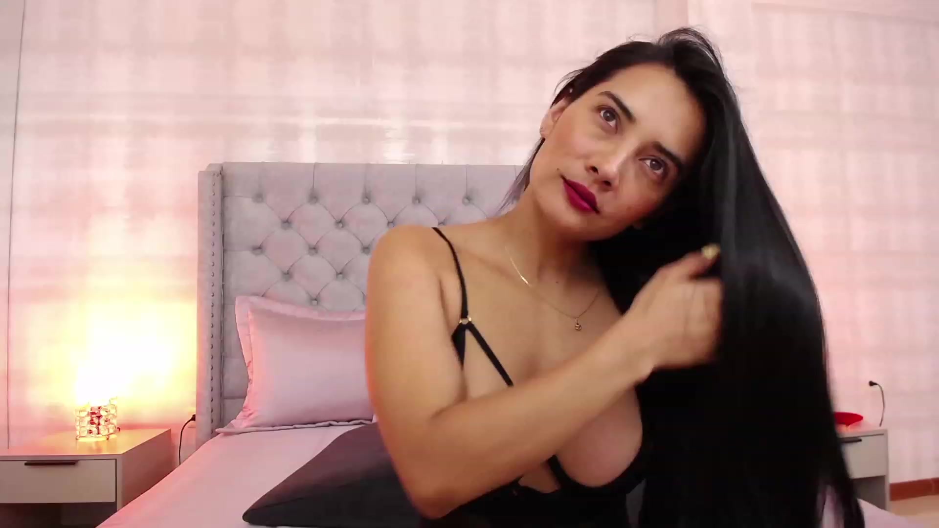 Gallery image thumbnail from Julie__Moon's myfreecams stream on, 04/03/2023, 23:30 image 2 of 20