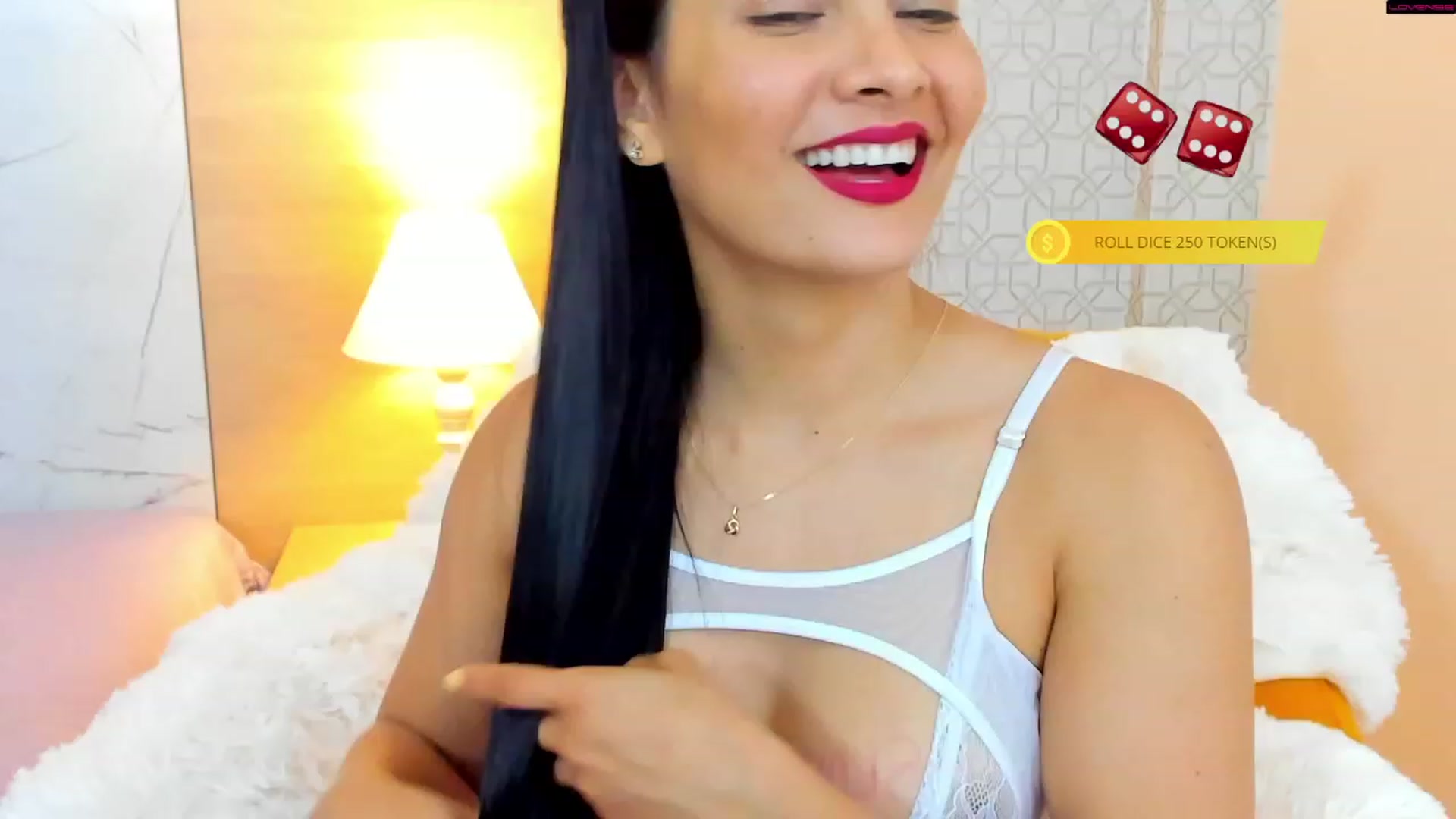 Gallery image thumbnail from Julie__Moon's myfreecams stream on, 04/08/2023, 19:09 image 10 of 20