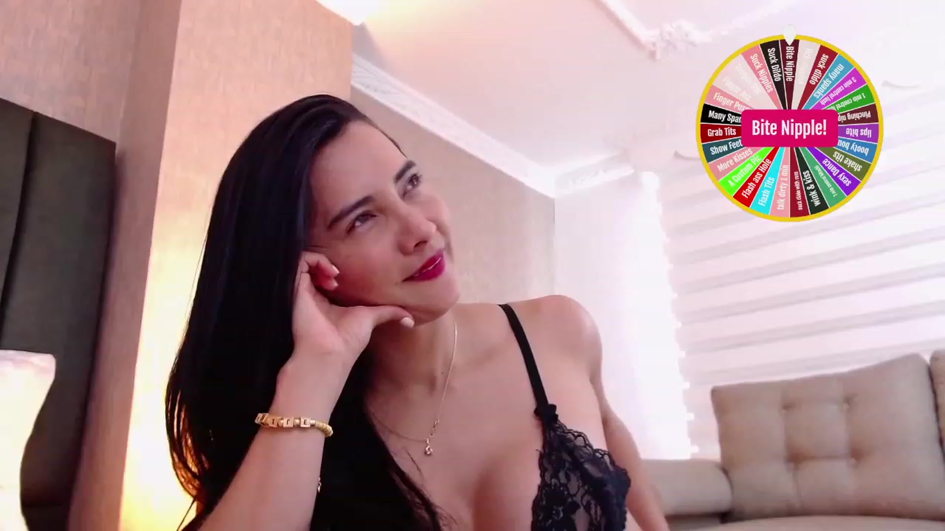 Gallery image thumbnail from Julie__Moon's myfreecams stream on, 05/21/2023, 17:59 image 8 of 20