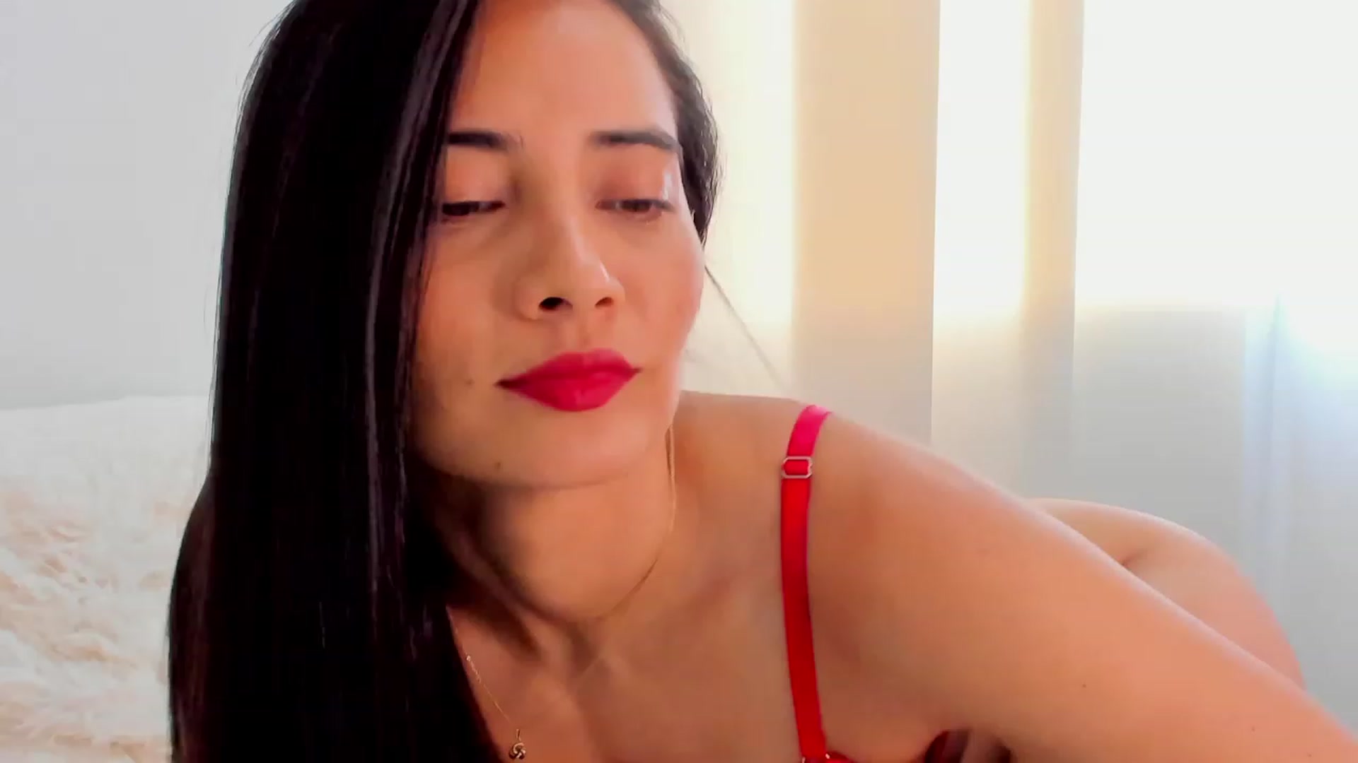 Gallery image thumbnail from Julie__Moon's myfreecams stream on, 12/24/2023, 17:20 image 8 of 20