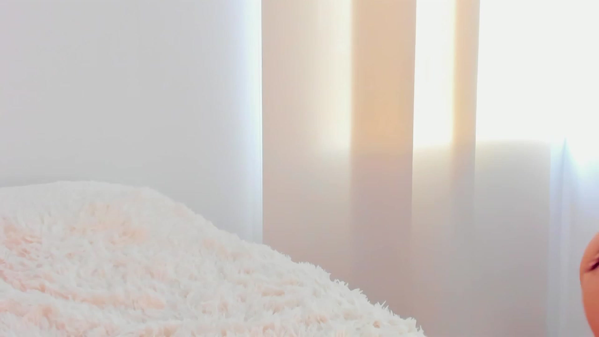 Gallery image thumbnail from Julie__Moon's myfreecams stream on, 12/24/2023, 17:20 image 13 of 20