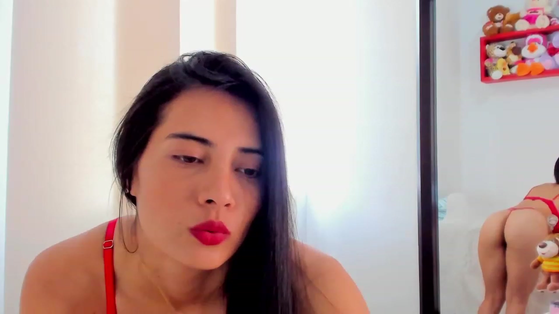Gallery image thumbnail from Julie__Moon's myfreecams stream on, 12/24/2023, 17:20 image 15 of 20