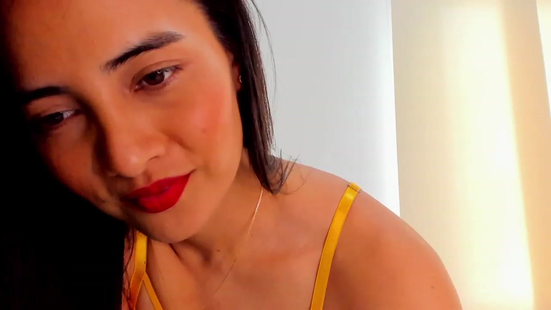 Gallery image thumbnail from Julie__Moon's myfreecams stream on, 12/31/2023, 17:02 image 10 of 20