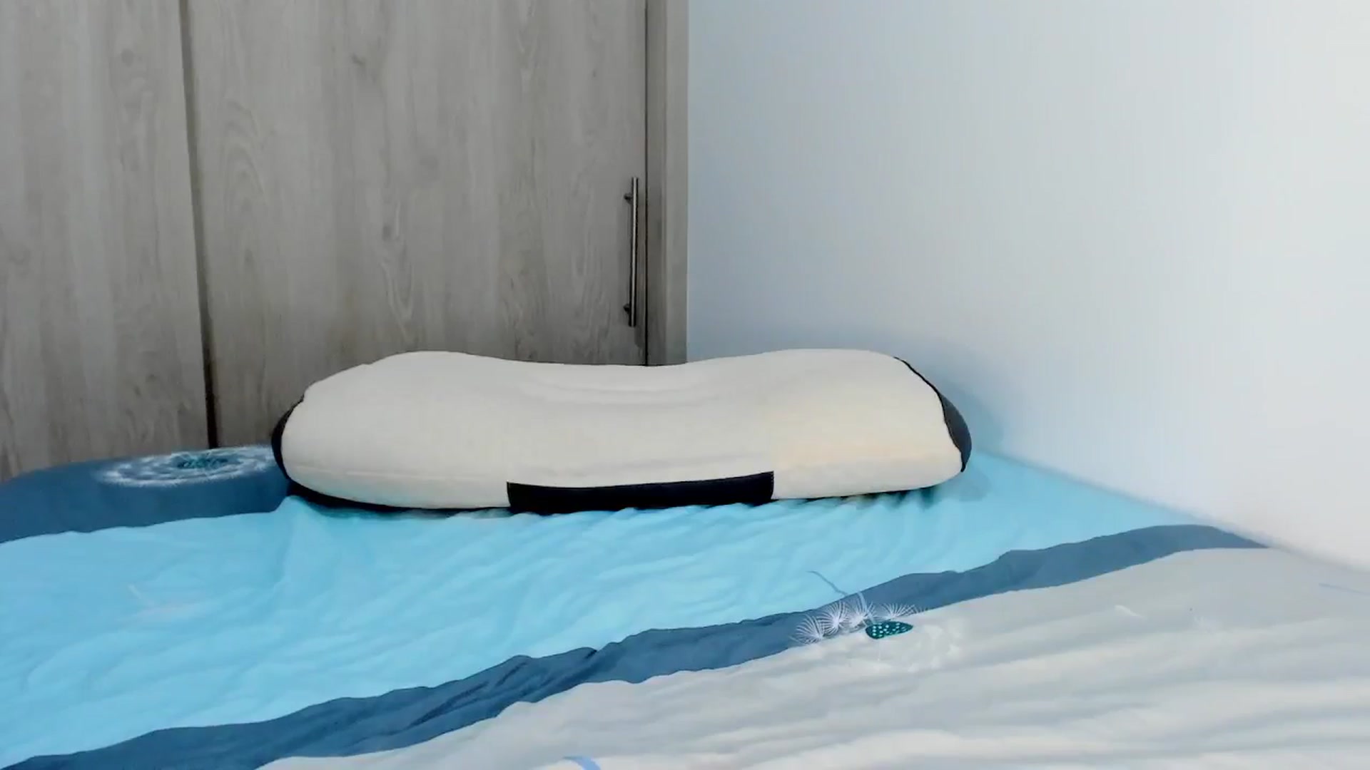 Gallery image thumbnail from Julie__Moon's myfreecams stream on, 12/27/2024, 24:22 image 17 of 20