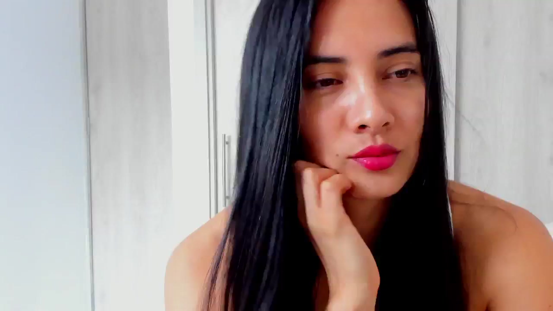 Gallery image thumbnail from Julie__Moon's myfreecams stream on, 06/01/2025, 18:23 image 2 of 20