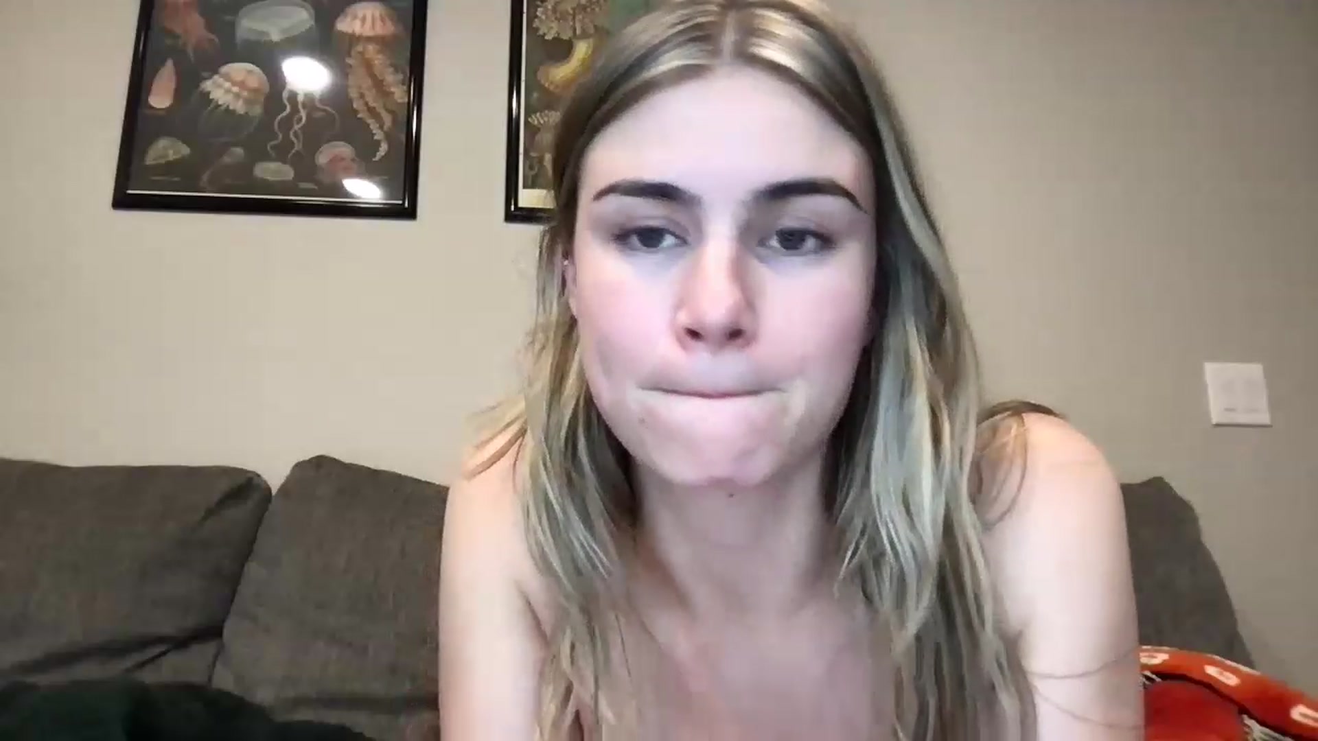 Gallery image thumbnail from JulietteDream's myfreecams stream on, 11/26/2022, 23:31 image 19 of 20