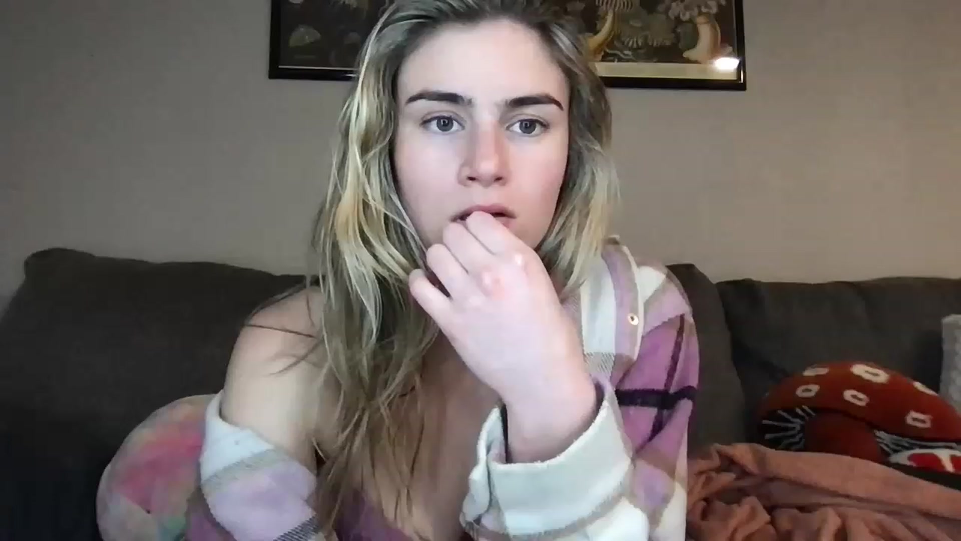 Gallery image thumbnail from JulietteDream's myfreecams stream on, 12/19/2022, 01:36 image 2 of 20