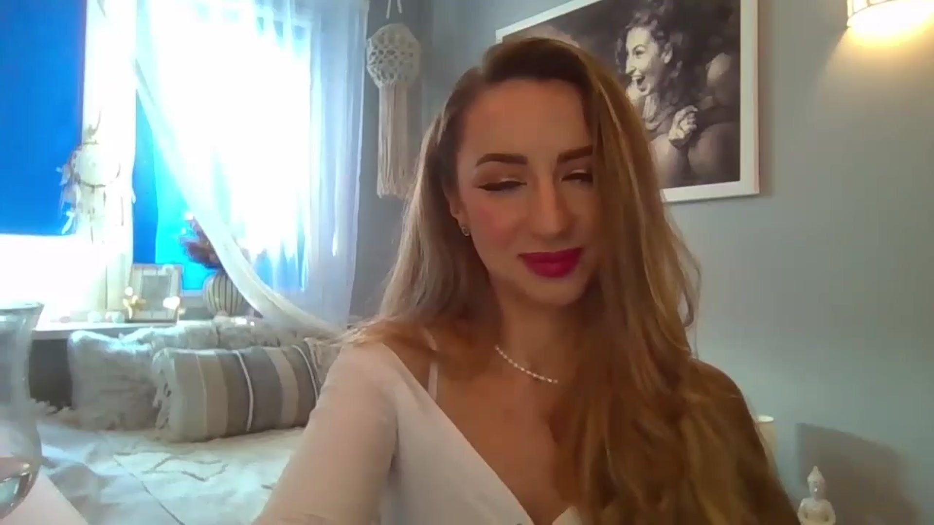 Gallery image thumbnail from JulietteGlow's myfreecams stream on, 07/30/2024, 16:35 image 10 of 20