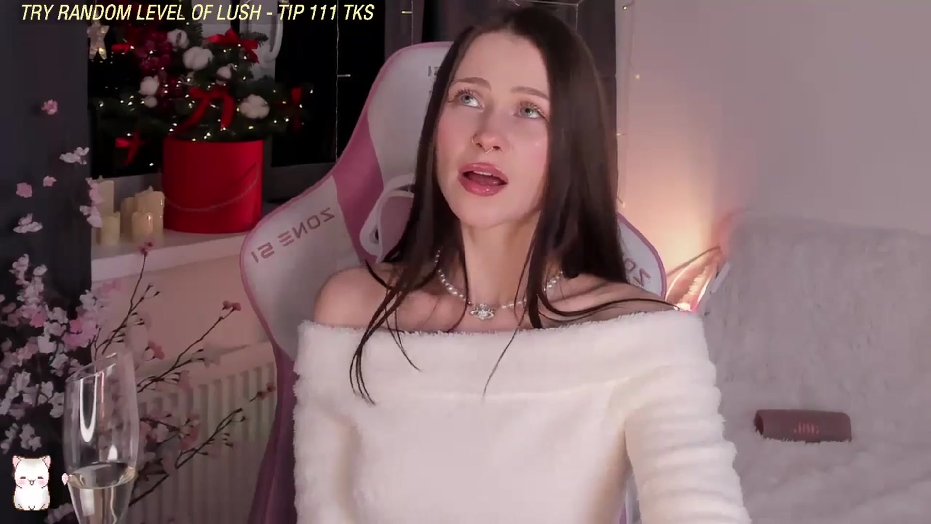 Gallery image thumbnail from JuliyaLuv's myfreecams stream on, 12/31/2024, 21:35 image 16 of 20