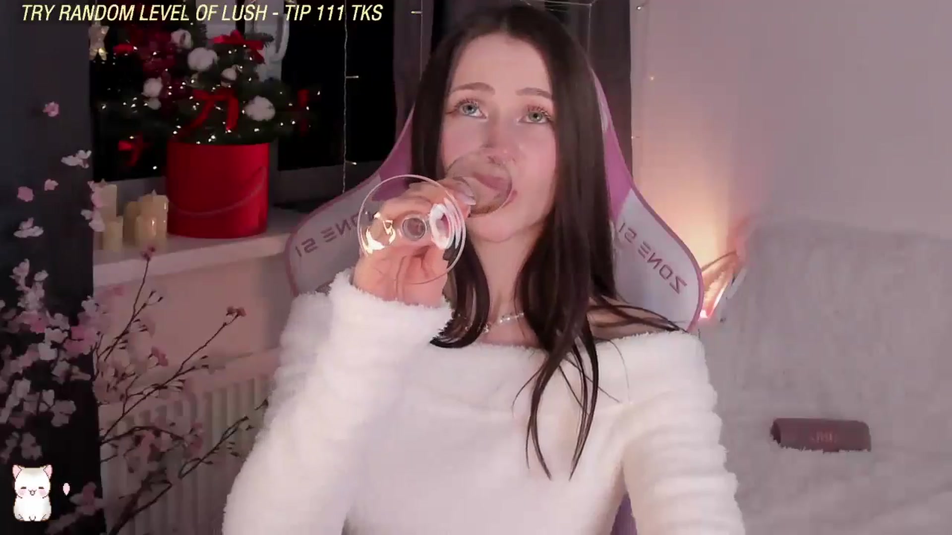 Gallery image thumbnail from JuliyaLuv's myfreecams stream on, 12/31/2024, 21:35 image 12 of 20