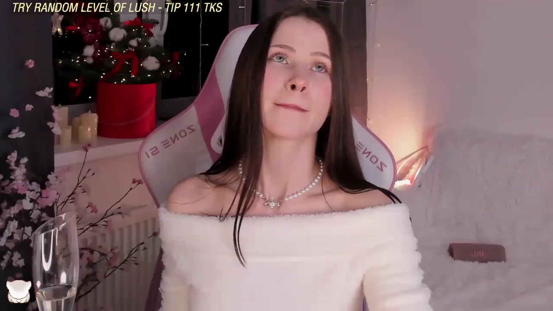 Gallery image thumbnail from JuliyaLuv's myfreecams stream on, 12/31/2024, 21:35 image 18 of 20