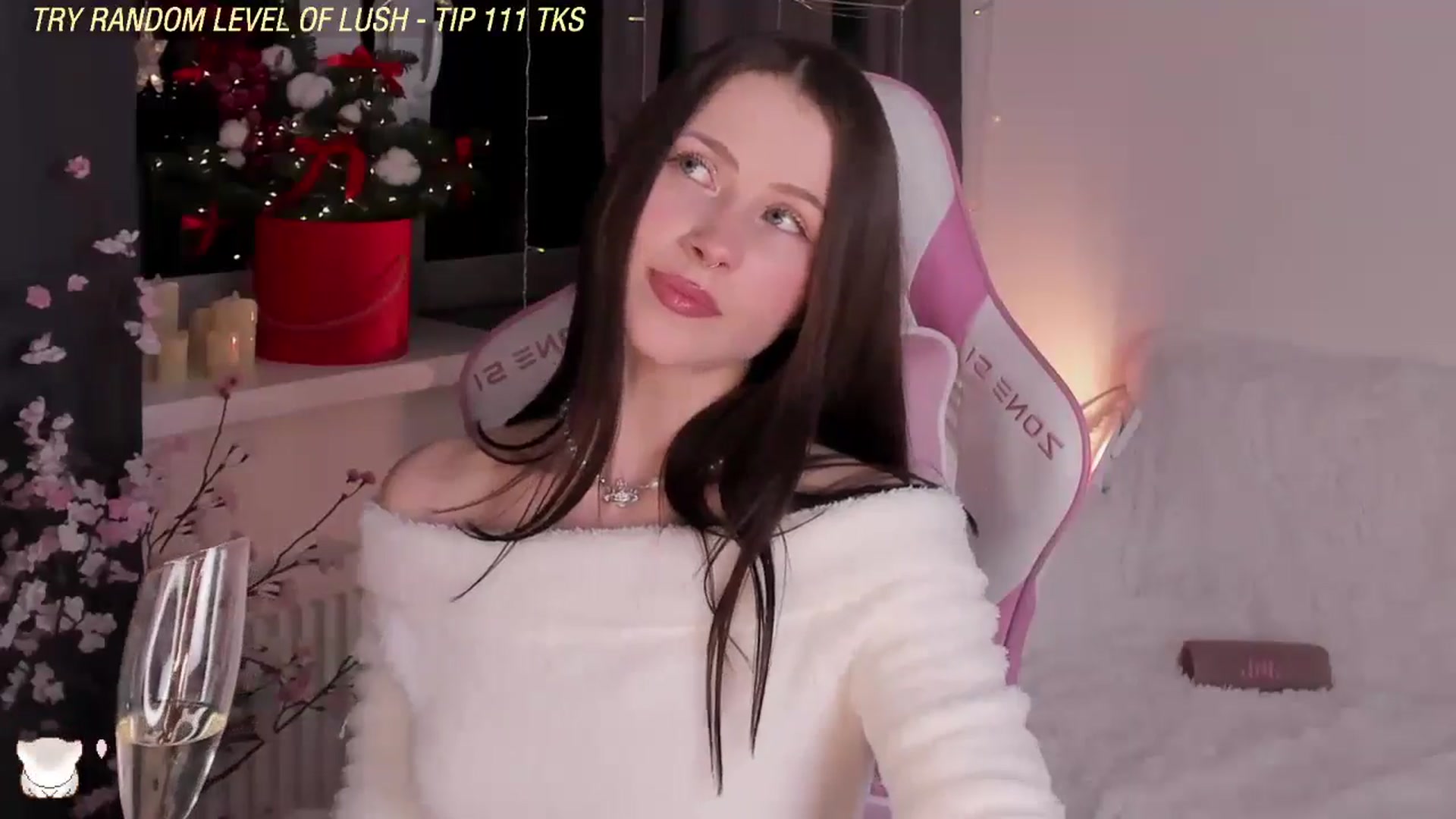Gallery image thumbnail from JuliyaLuv's myfreecams stream on, 12/31/2024, 21:35 image 10 of 20