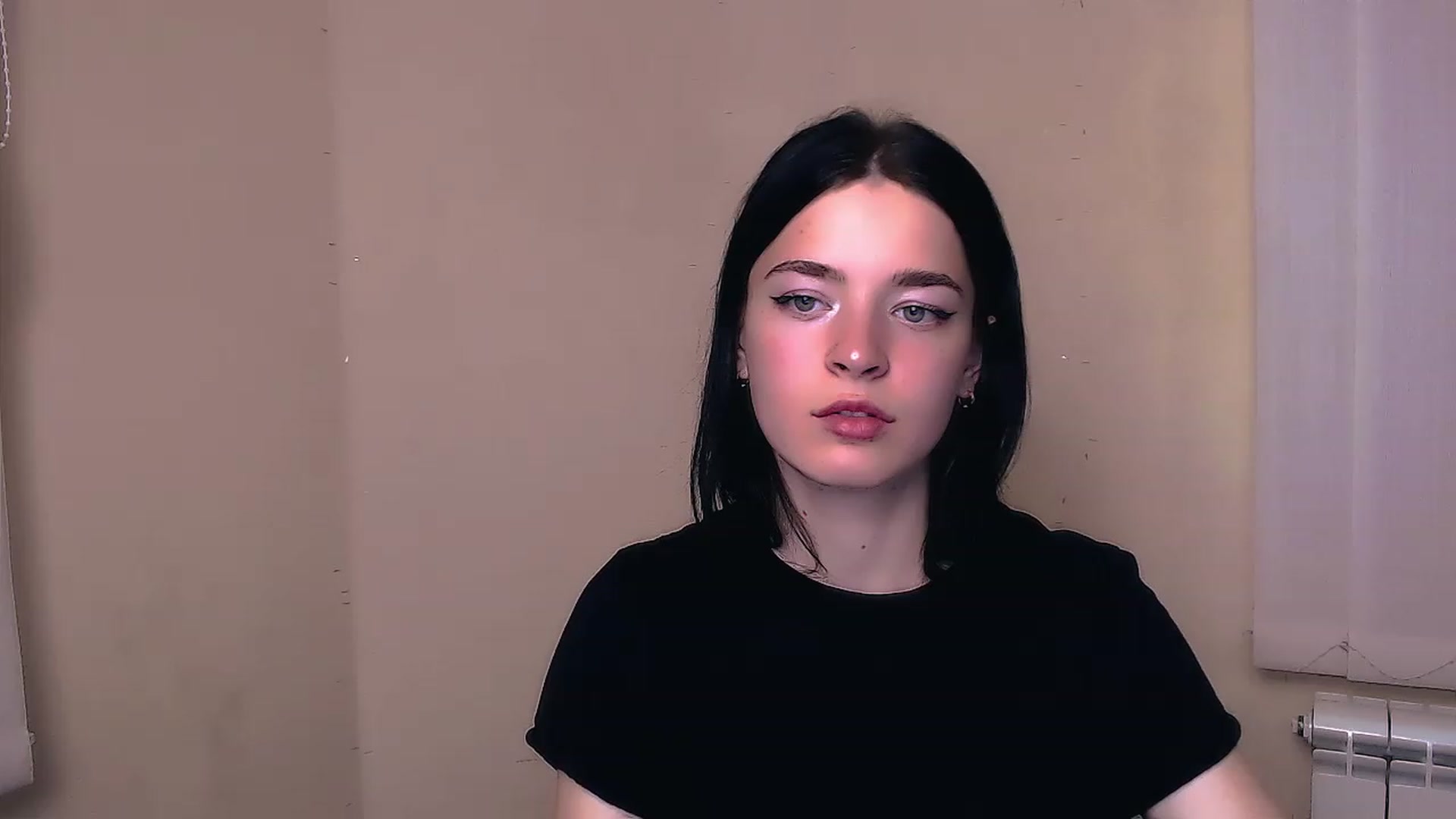 Gallery image thumbnail from JulliCherry_'s myfreecams stream on, 06/28/2023, 11:10 image 13 of 20