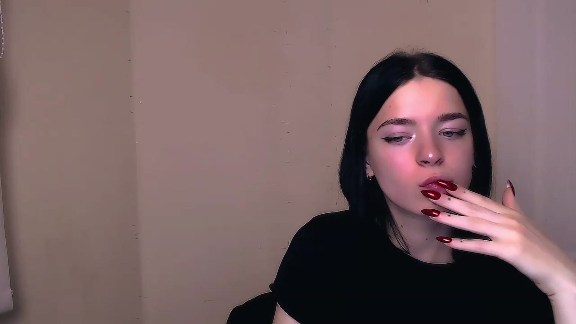 Gallery image thumbnail from JulliCherry_'s myfreecams stream on, 06/28/2023, 11:10 image 16 of 20