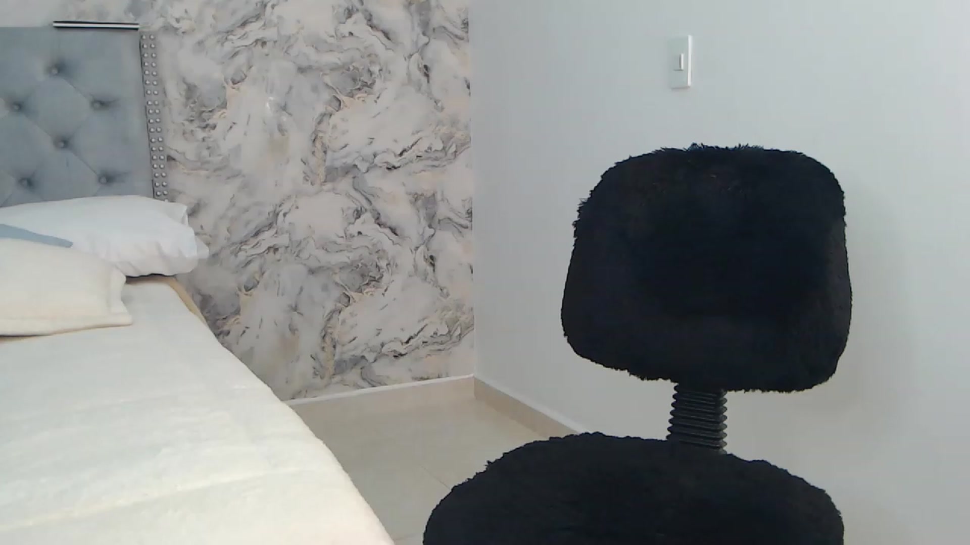 Gallery image thumbnail from JullyAngel's myfreecams stream on, 12/28/2022, 06:20 image 4 of 20