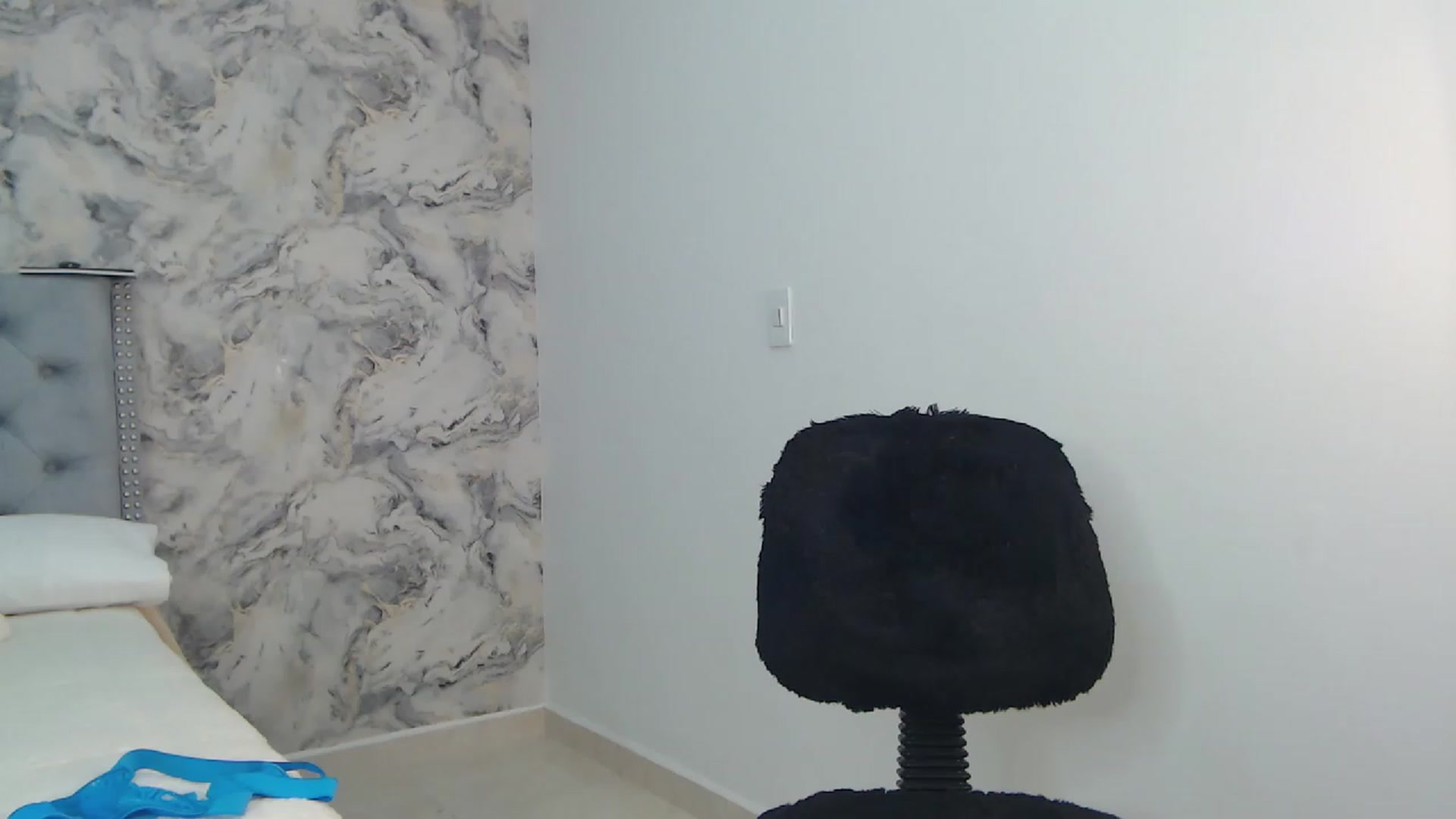 Gallery image thumbnail from JullyAngel's myfreecams stream on, 01/01/2023, 06:02 image 6 of 20