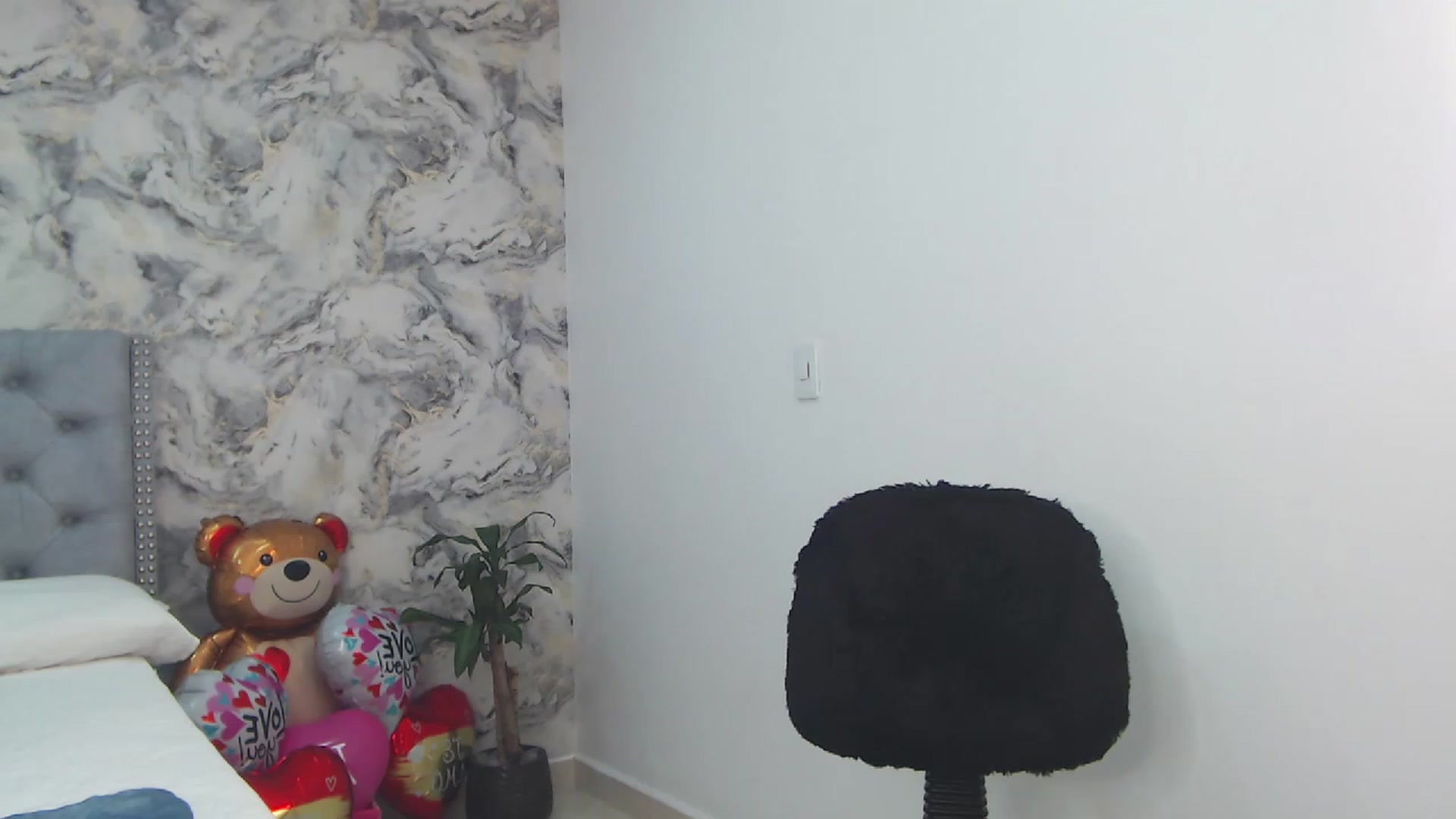 Gallery image thumbnail from JullyAngel's myfreecams stream on, 02/16/2023, 02:49 image 18 of 20