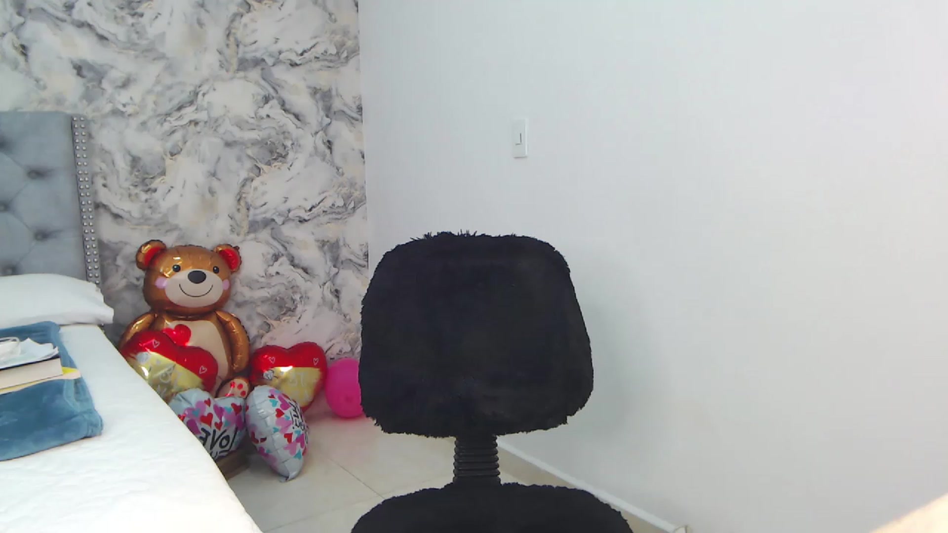 Gallery image thumbnail from JullyAngel's myfreecams stream on, 02/28/2023, 03:38 image 1 of 20