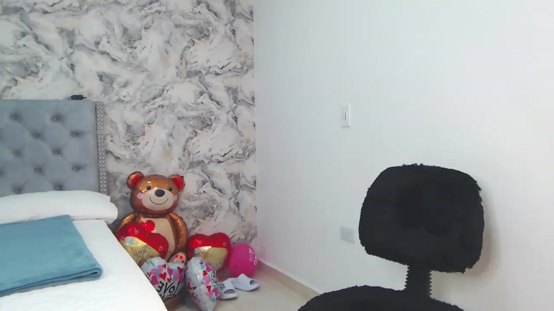 Gallery image thumbnail from JullyAngel's myfreecams stream on, 03/01/2023, 05:11 image 14 of 20