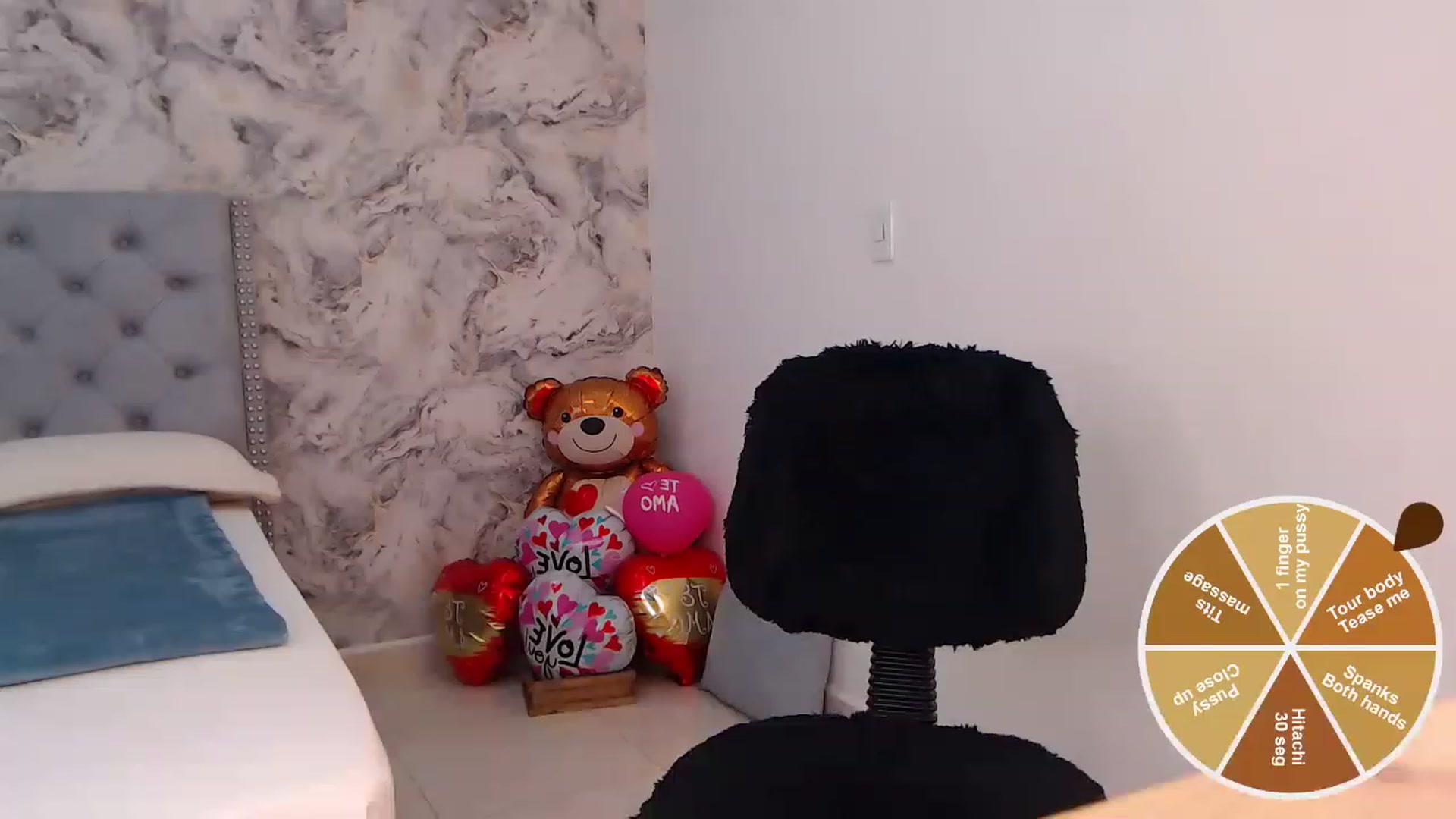 Gallery image thumbnail from JullyAngel's myfreecams stream on, 03/19/2023, 17:17 image 5 of 20