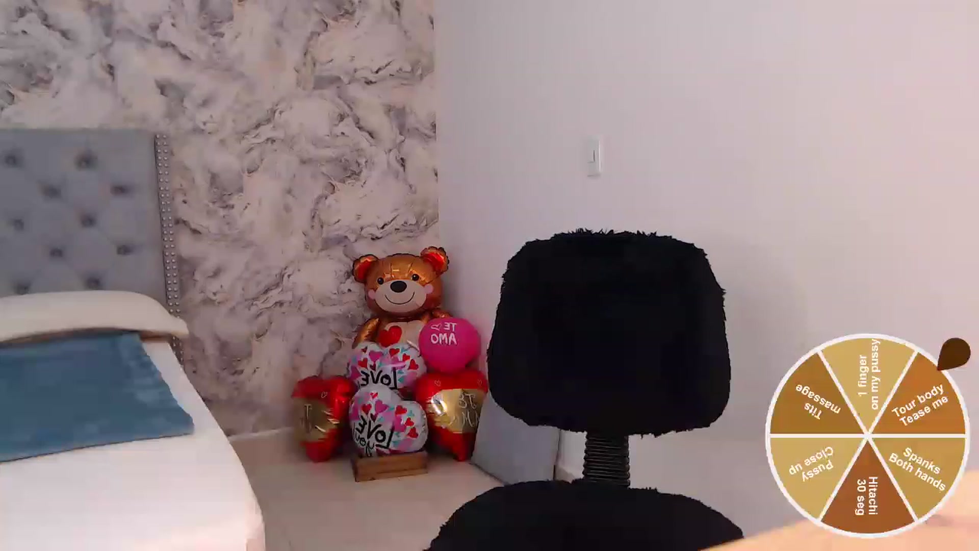 Gallery image thumbnail from JullyAngel's myfreecams stream on, 03/19/2023, 17:17 image 6 of 20