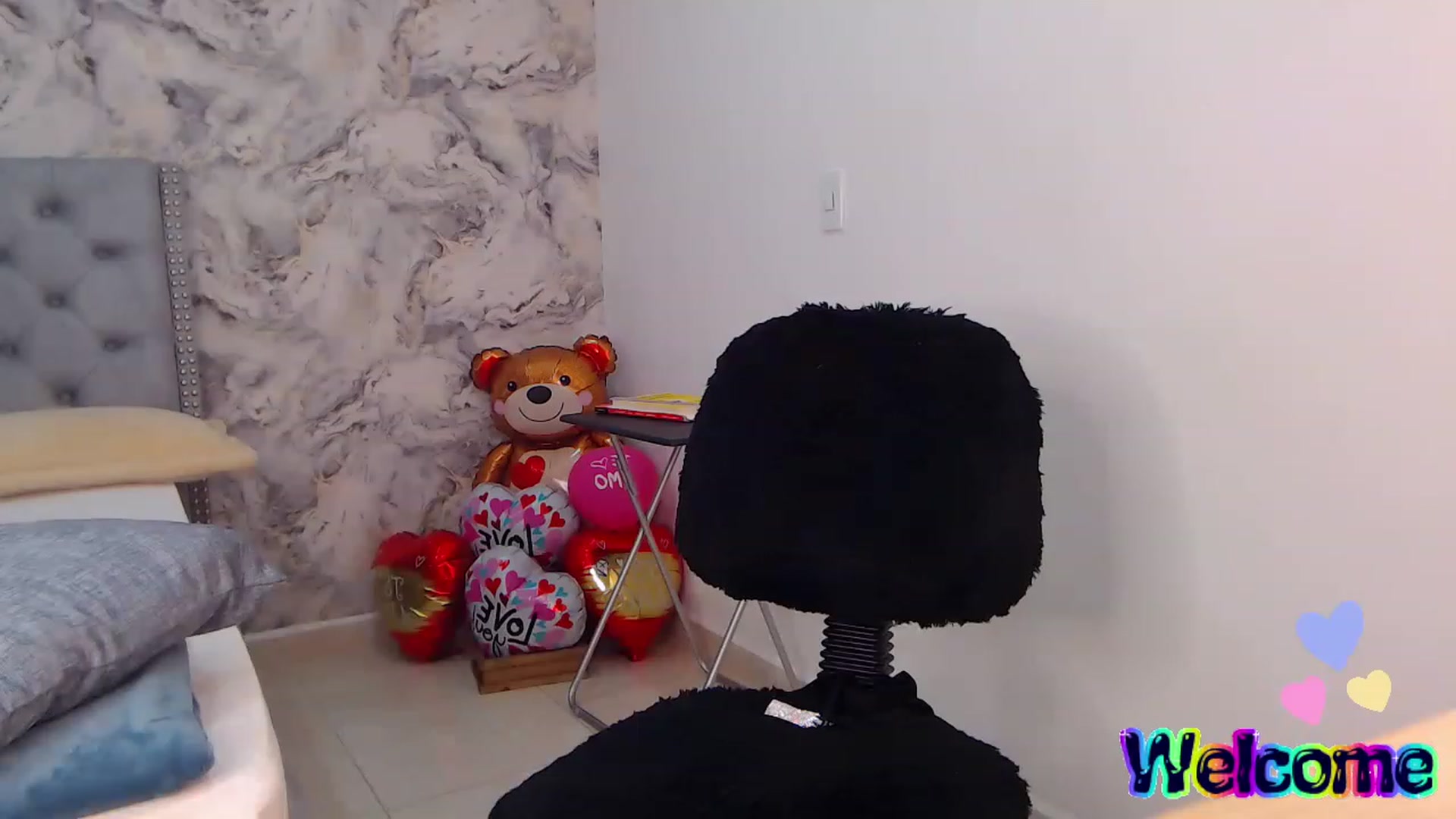 Gallery image thumbnail from JullyAngel's myfreecams stream on, 03/23/2023, 24:25 image 15 of 20