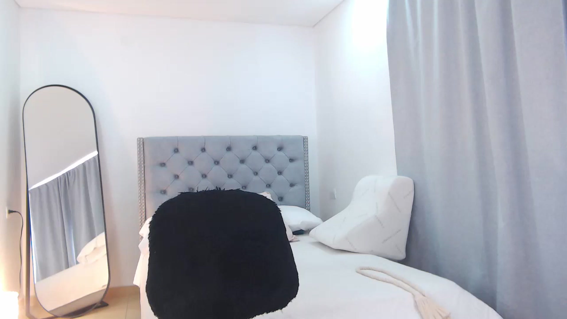 Gallery image thumbnail from JullyAngel's myfreecams stream on, 09/24/2023, 20:27 image 14 of 20