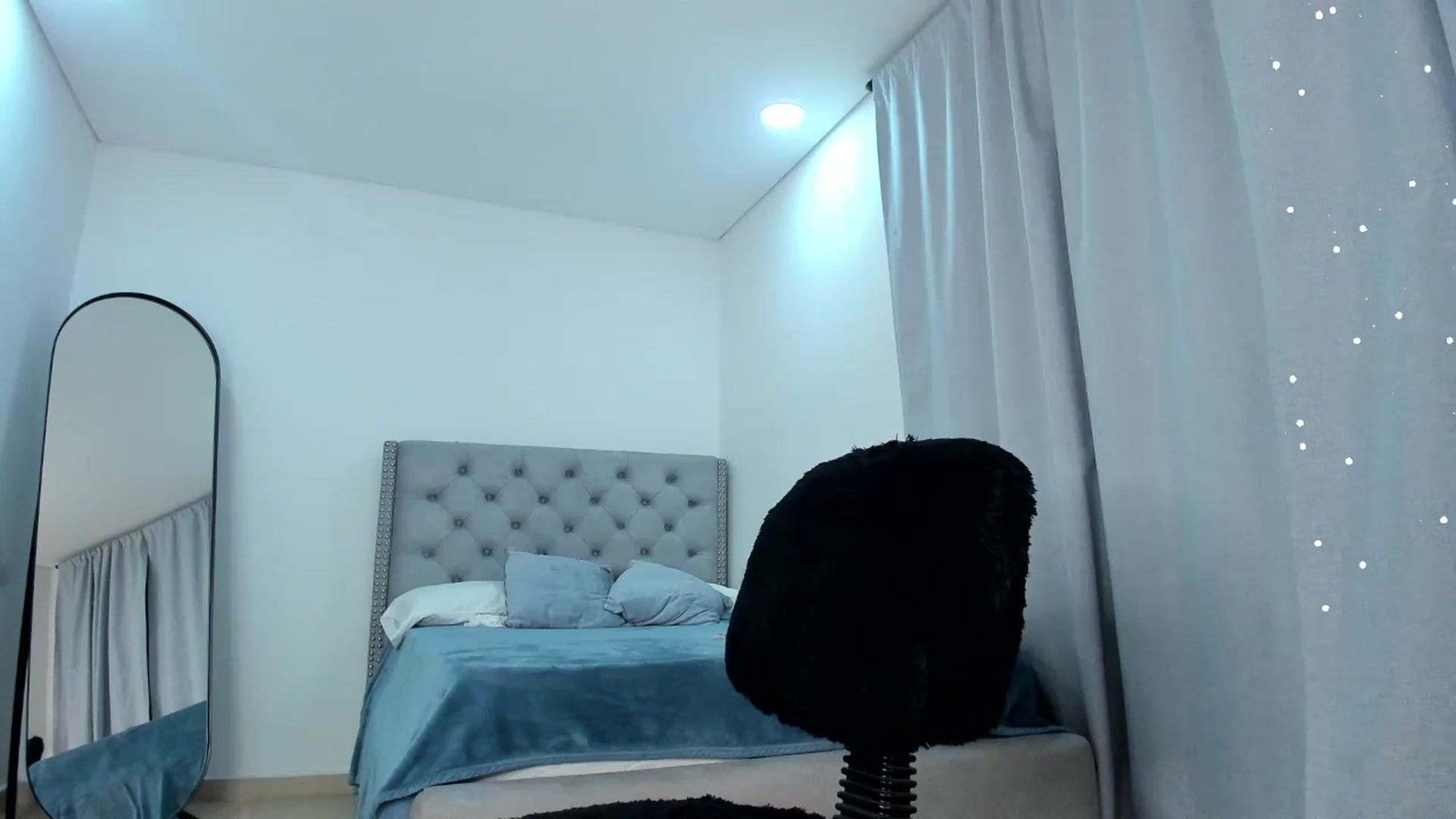 Gallery image thumbnail from JullyAngel's myfreecams stream on, 05/23/2024, 03:19 image 2 of 20