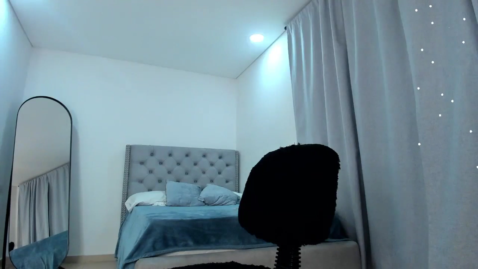 Gallery image thumbnail from JullyAngel's myfreecams stream on, 05/23/2024, 03:19 image 3 of 20