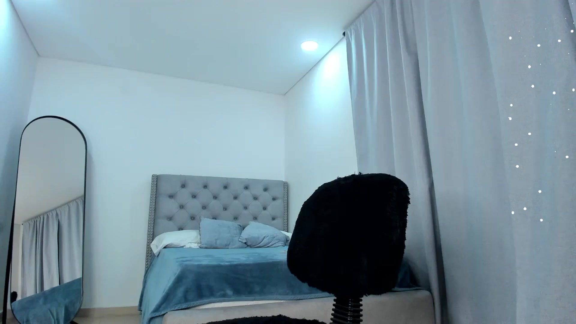 Gallery image thumbnail from JullyAngel's myfreecams stream on, 05/23/2024, 03:19 image 1 of 20