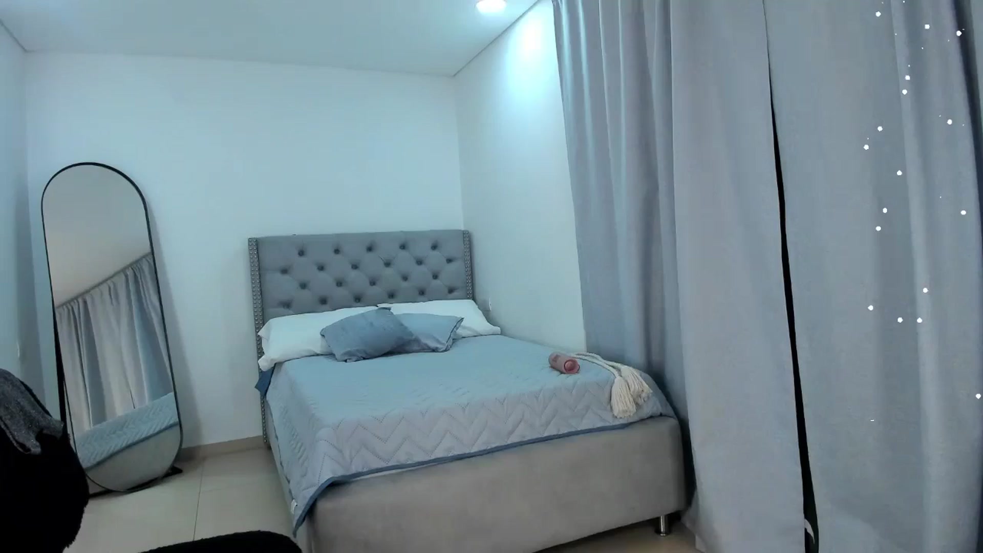 Gallery image thumbnail from JullyAngel's myfreecams stream on, 05/30/2024, 04:30 image 2 of 20