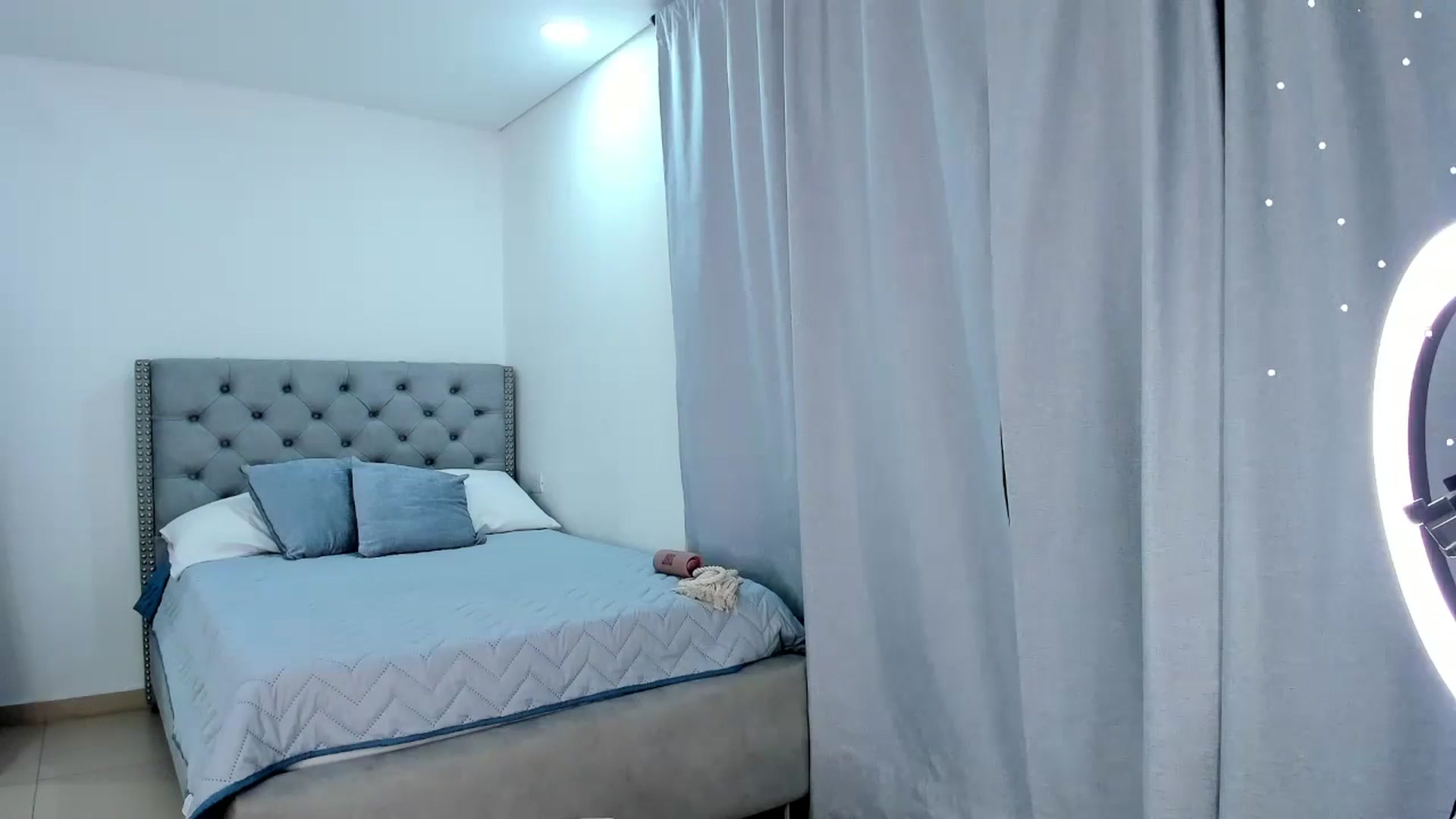 Gallery image thumbnail from JullyAngel's myfreecams stream on, 06/01/2024, 03:36 image 10 of 20