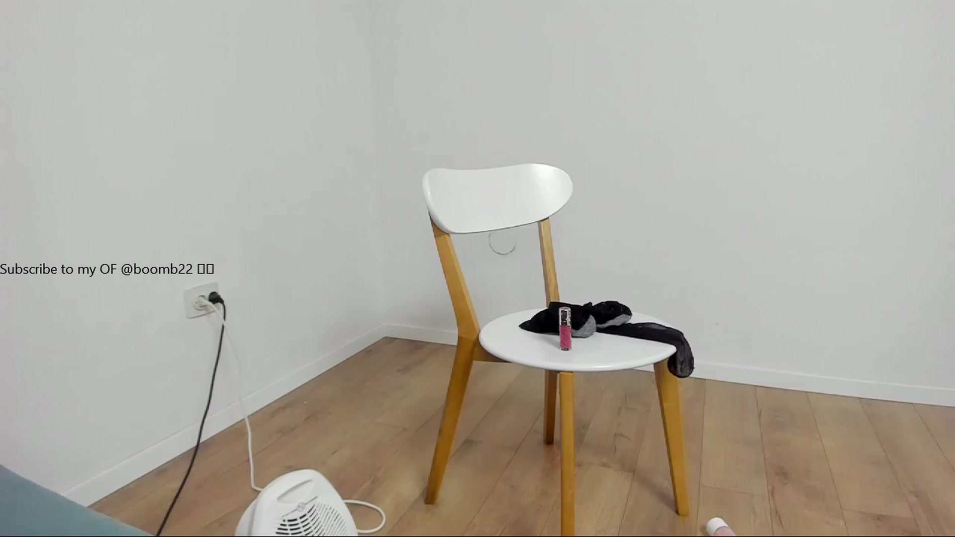Gallery image thumbnail from Jullyenn3's myfreecams stream on, 12/28/2022, 21:24 image 6 of 20