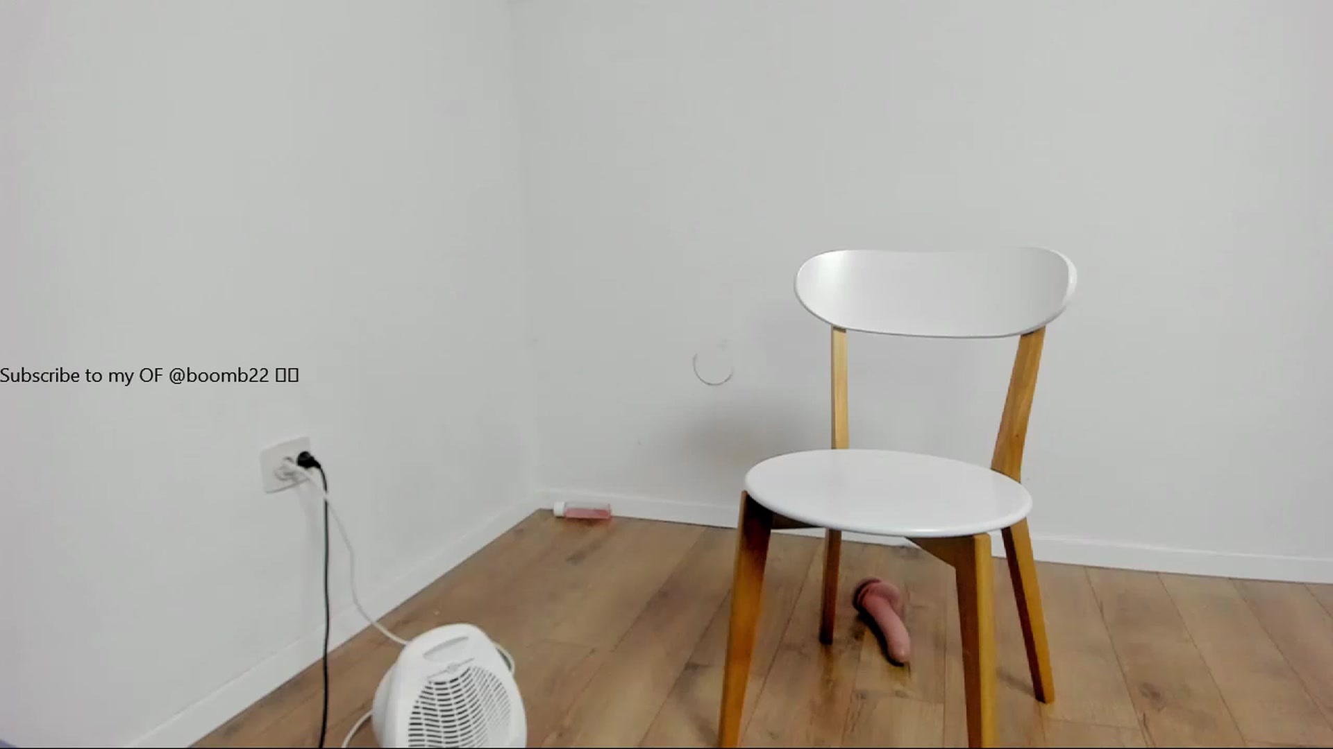 Gallery image thumbnail from Jullyenn3's myfreecams stream on, 01/03/2023, 15:55 image 16 of 20