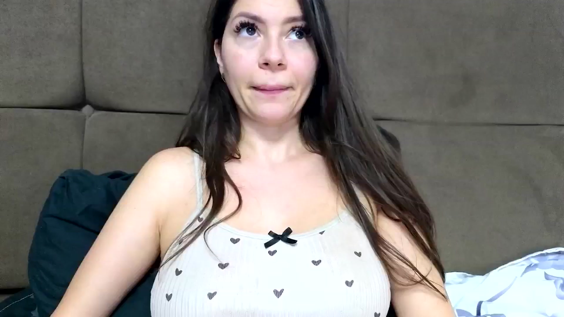 Gallery image thumbnail from Jullyenn3's myfreecams stream on, 08/05/2024, 17:46 image 4 of 20