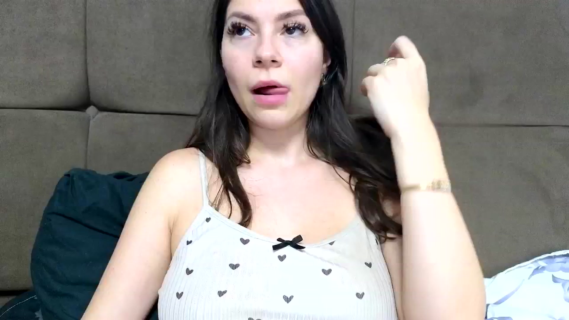 Gallery image thumbnail from Jullyenn3's myfreecams stream on, 08/05/2024, 17:46 image 5 of 20