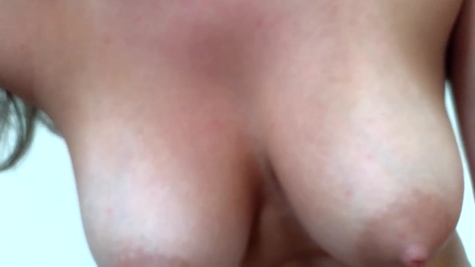 Gallery image thumbnail from Jullyenn3's myfreecams stream on, 08/10/2024, 16:10 image 11 of 20