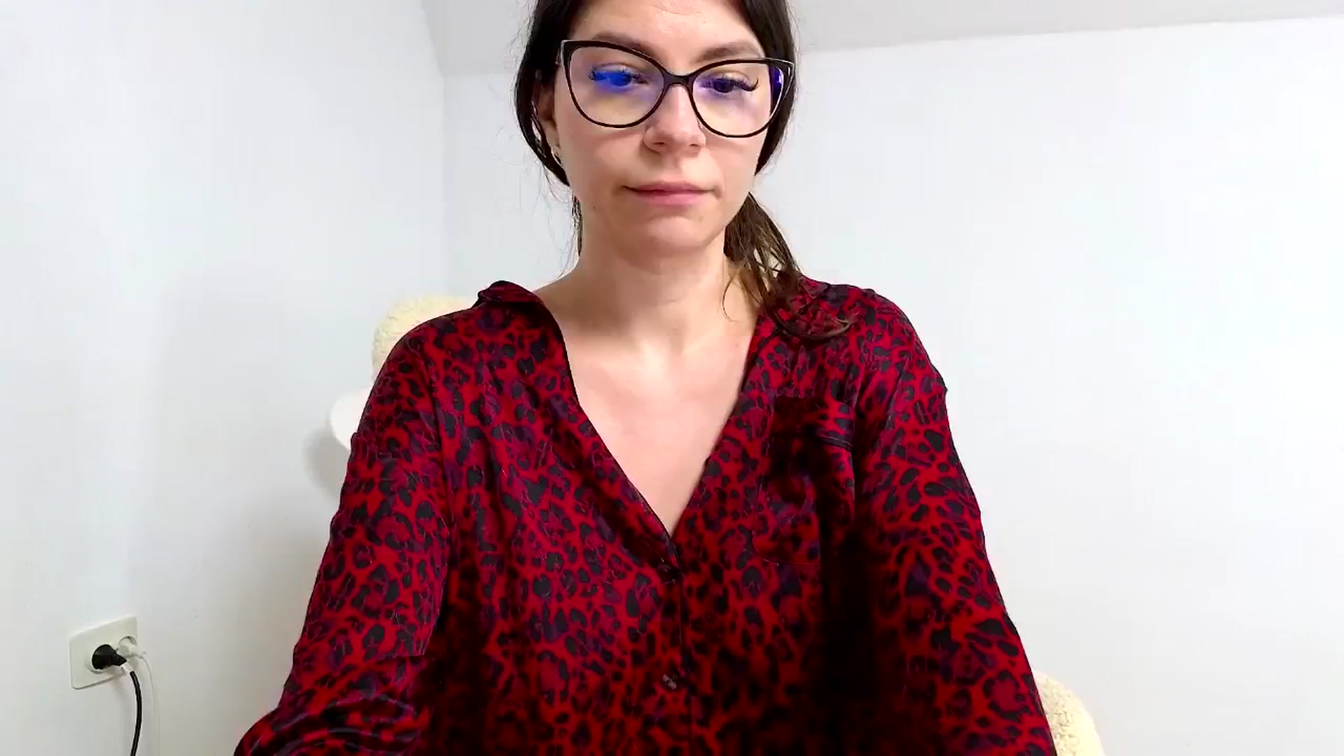 Gallery image thumbnail from Jullyenn3's myfreecams stream on, 10/14/2024, 21:12 image 2 of 20