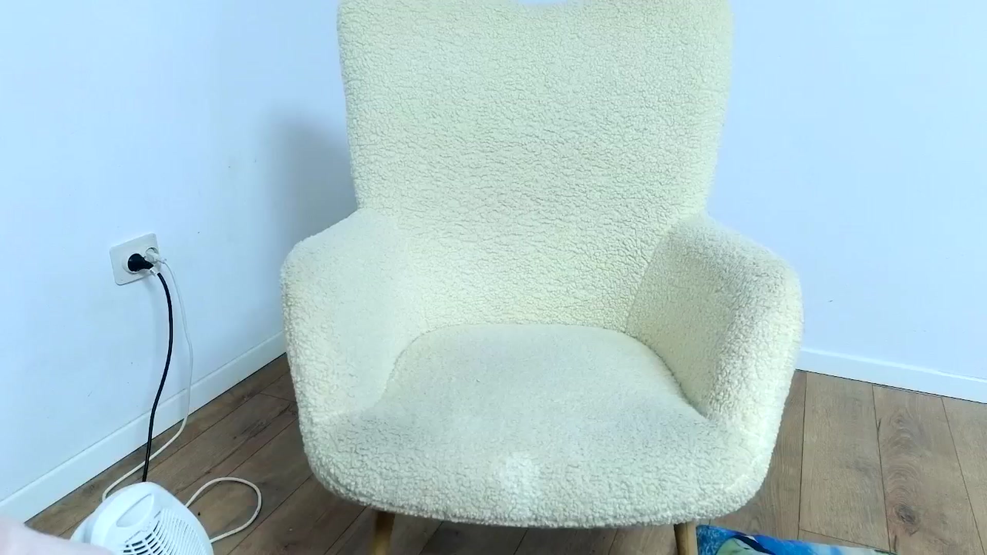 Gallery image thumbnail from Jullyenn3's myfreecams stream on, 10/18/2024, 17:17 image 10 of 20