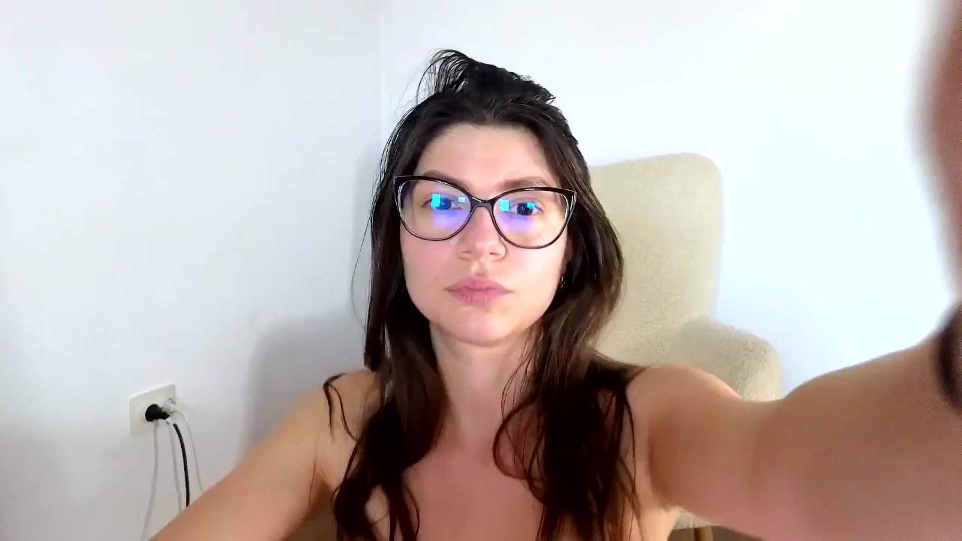 Gallery image thumbnail from Jullyenn3's myfreecams stream on, 10/19/2024, 13:25 image 14 of 20