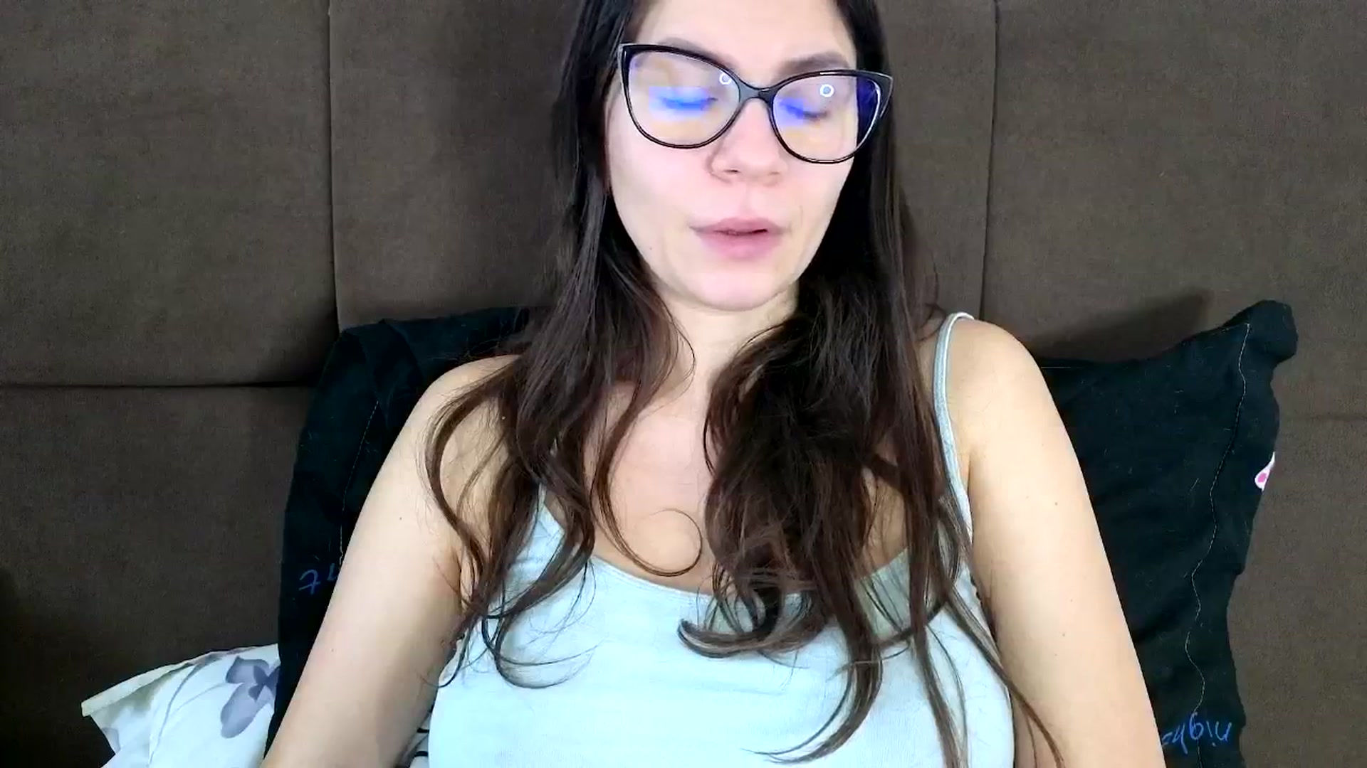 Gallery image thumbnail from Jullyenn3's myfreecams stream on, 10/28/2024, 10:42 image 3 of 20