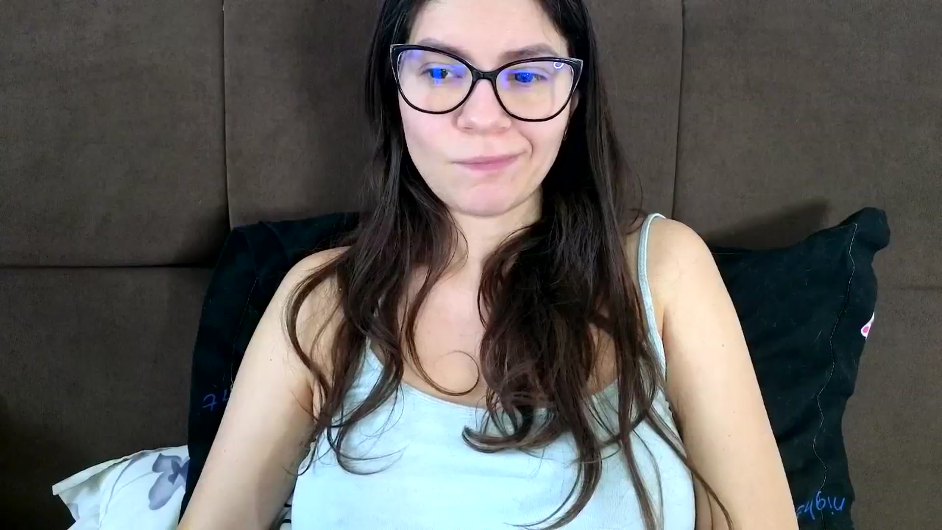 Gallery image thumbnail from Jullyenn3's myfreecams stream on, 10/28/2024, 10:42 image 4 of 20