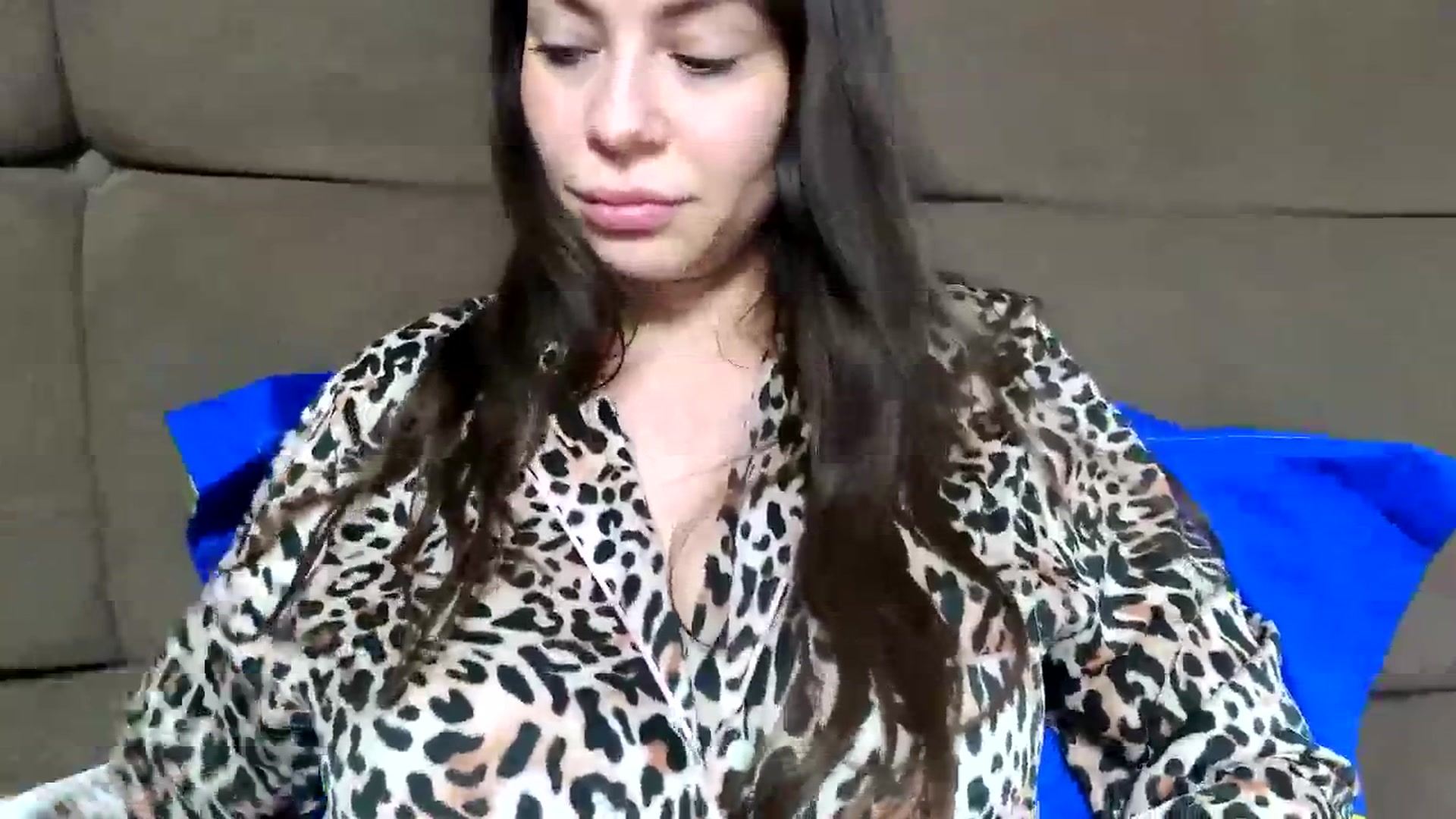 Gallery image thumbnail from Jullyenn3's myfreecams stream on, 11/10/2024, 17:51 image 9 of 20
